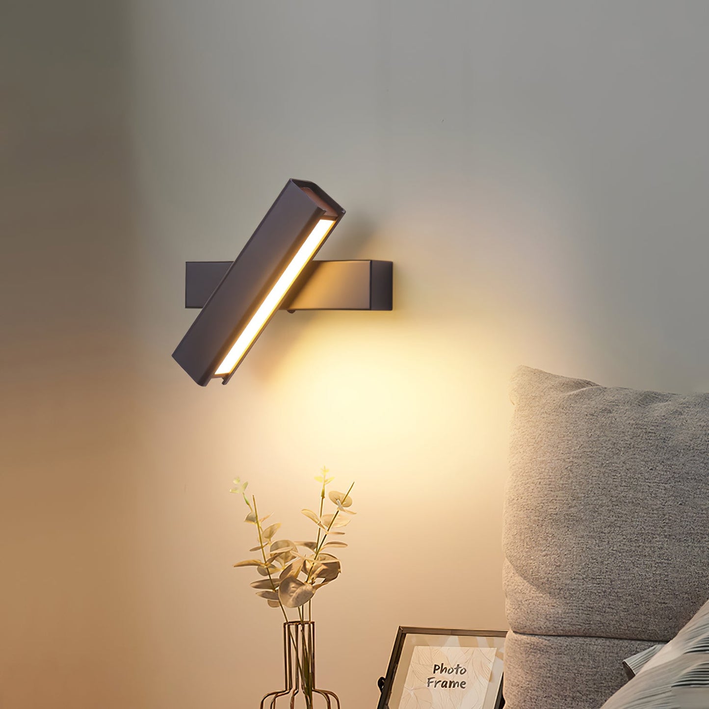 Halique Rotating Wall Lamp
