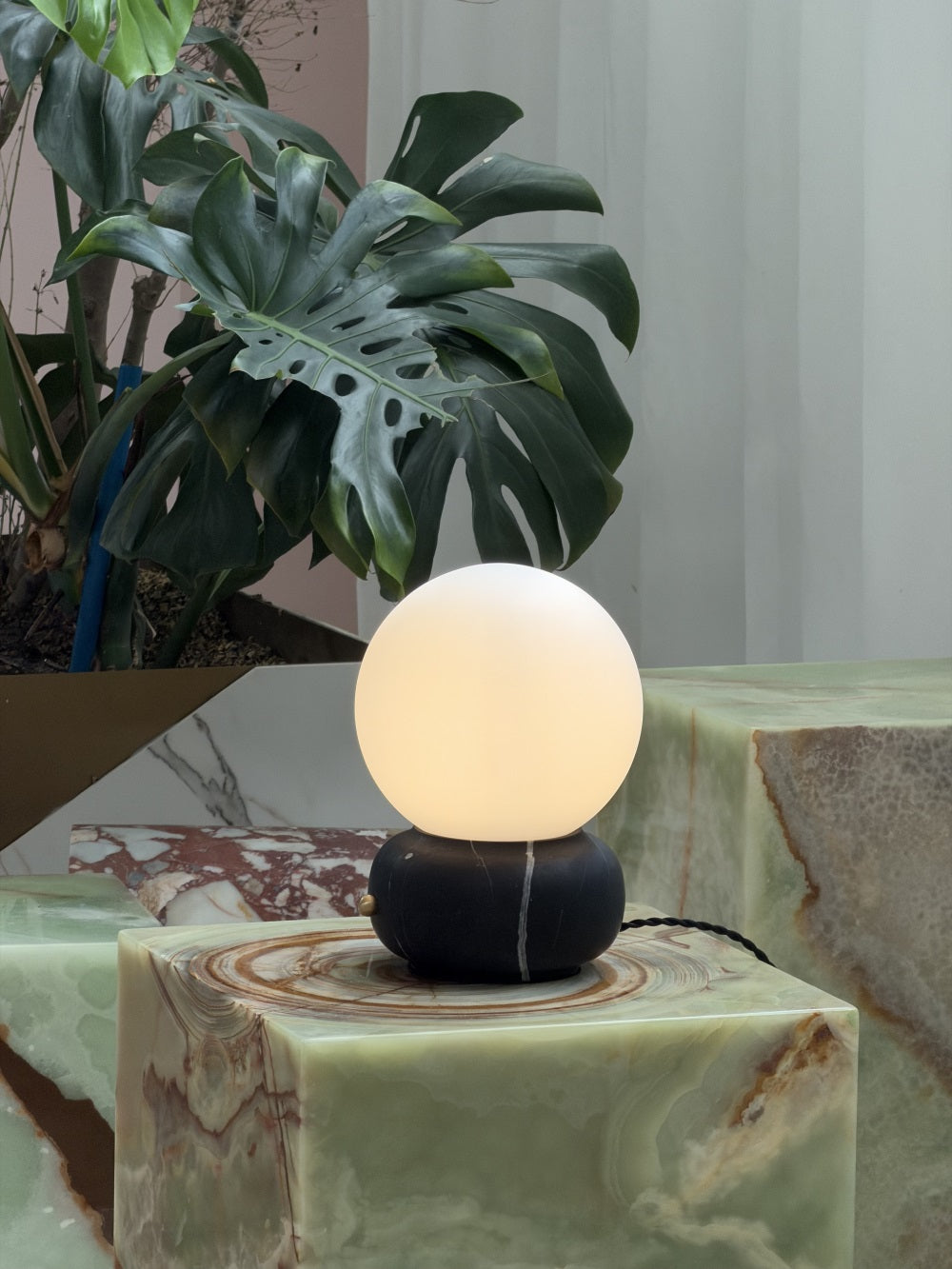 Zelo Table Lamp