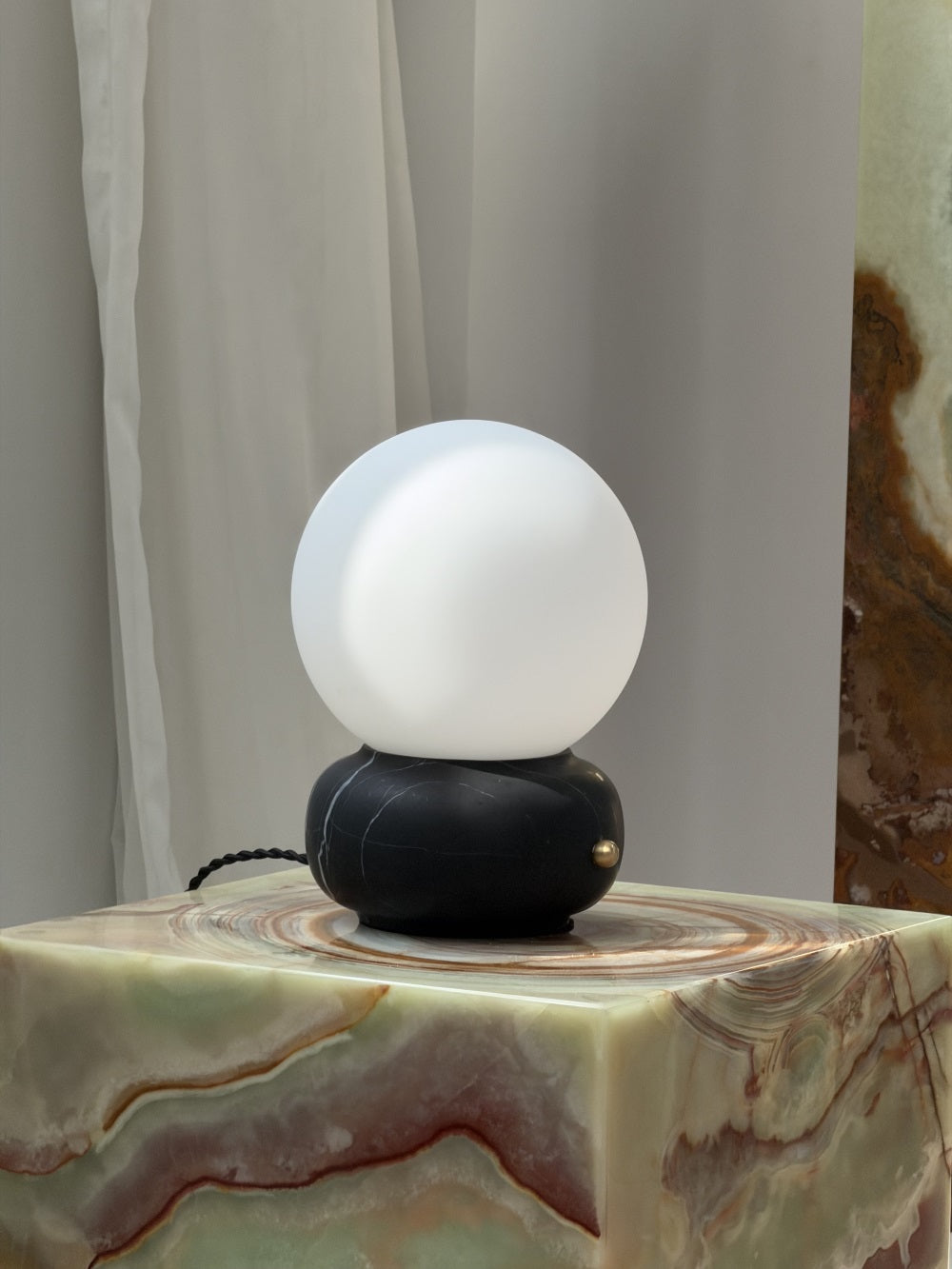 Zelo Table Lamp