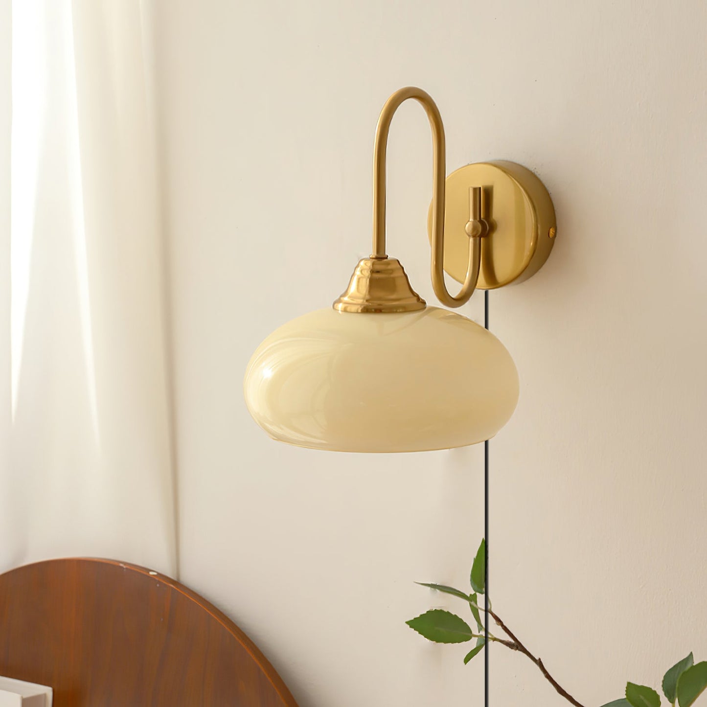Vionor Glass Plug-in Wall Lamp