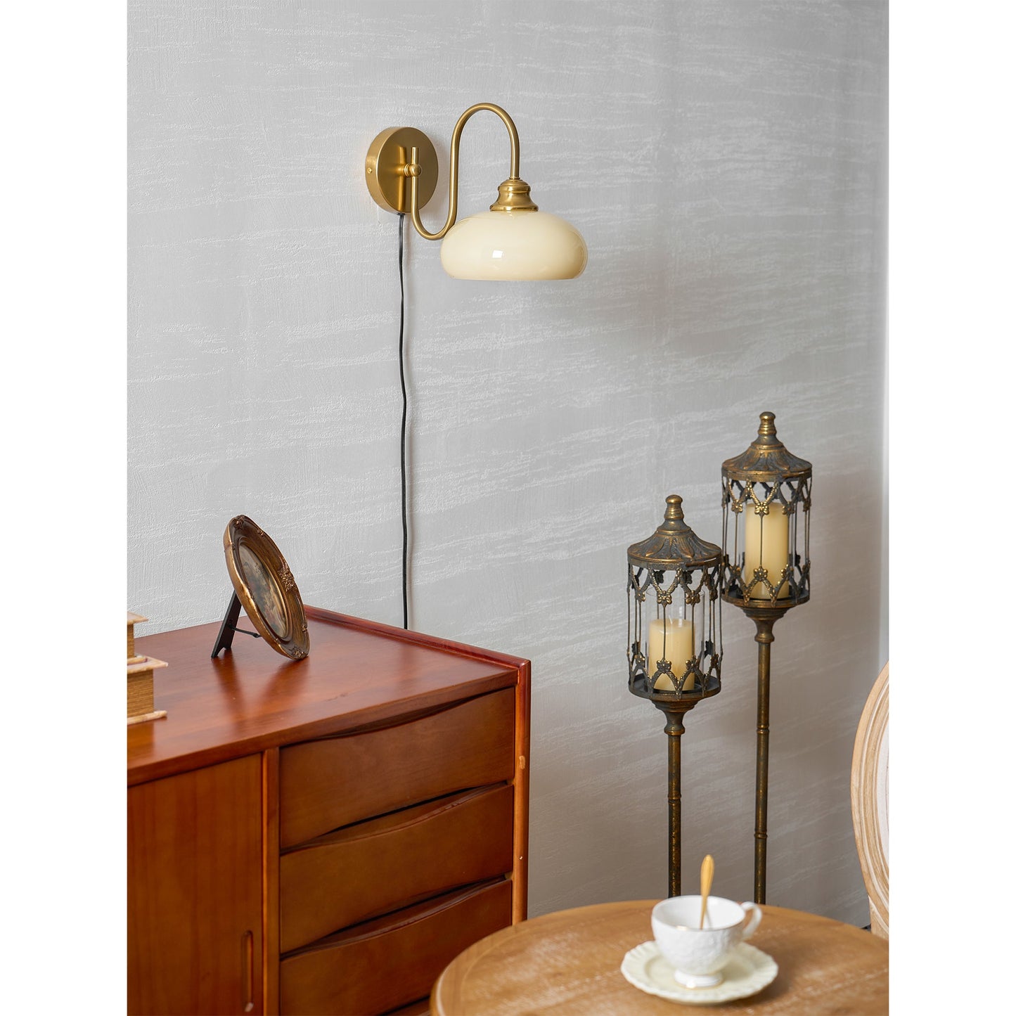 Vionor Glass Plug-in Wall Lamp