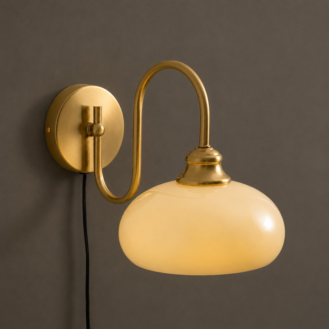 Vionor Glass Plug-in Wall Lamp
