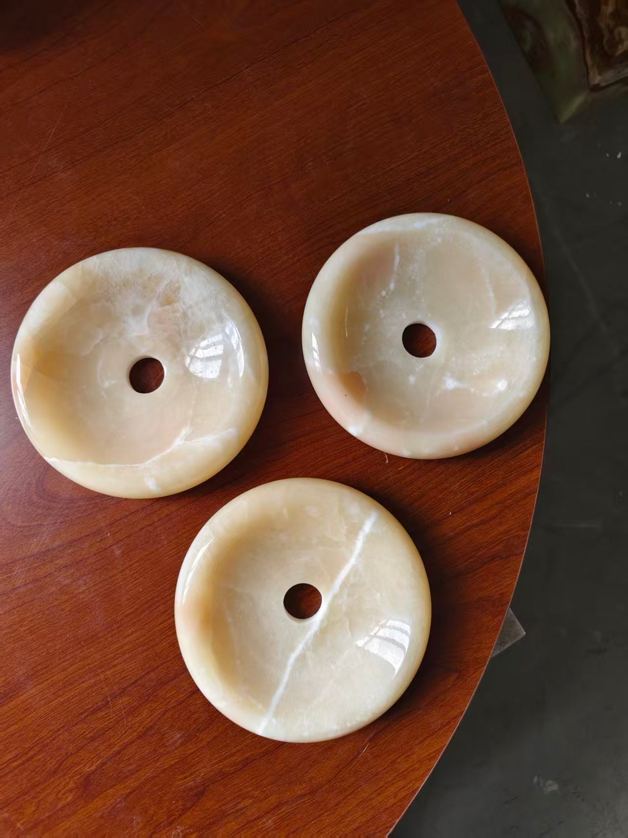 Norara Onyx Wall Lamp