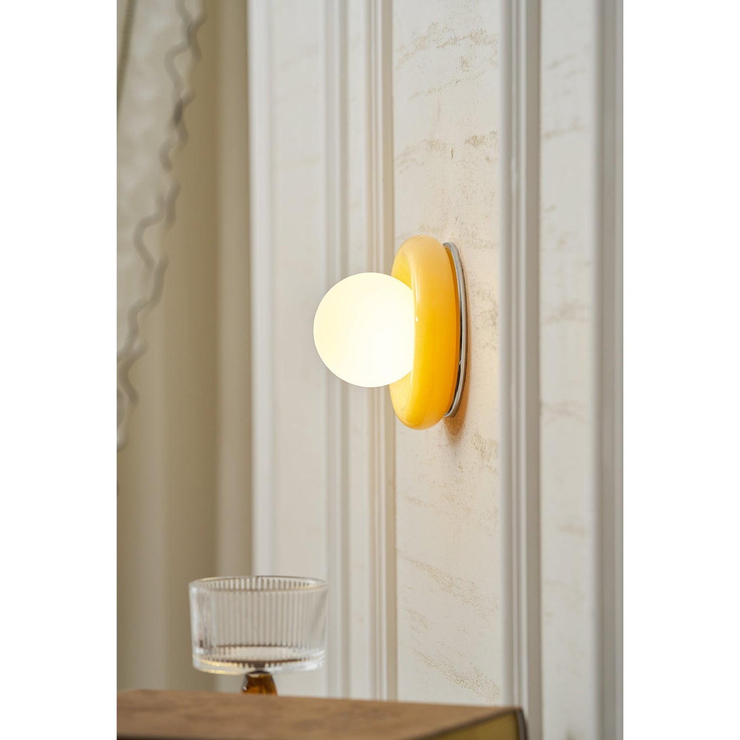 Norara Onyx Wall Lamp