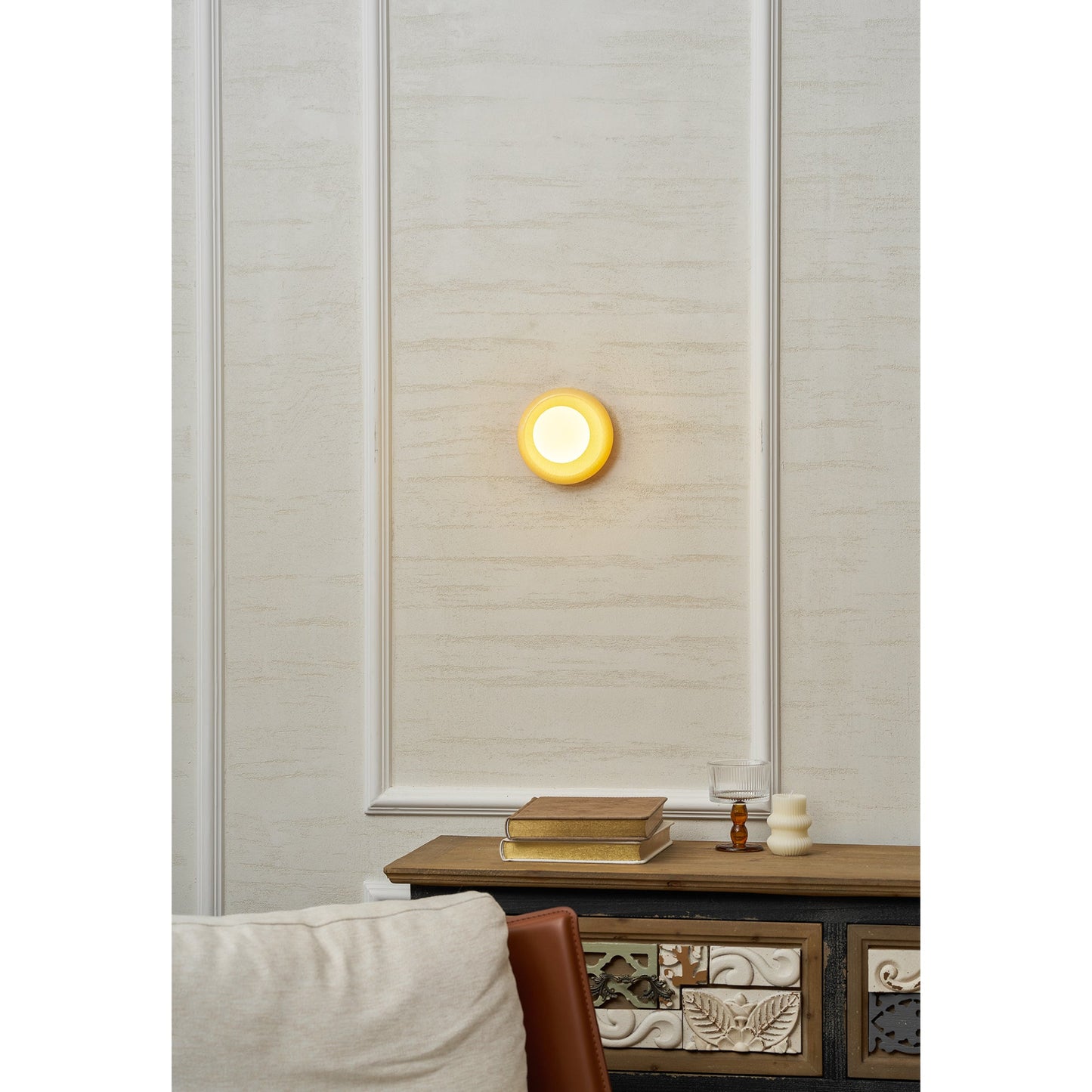 Norara Onyx Wall Lamp