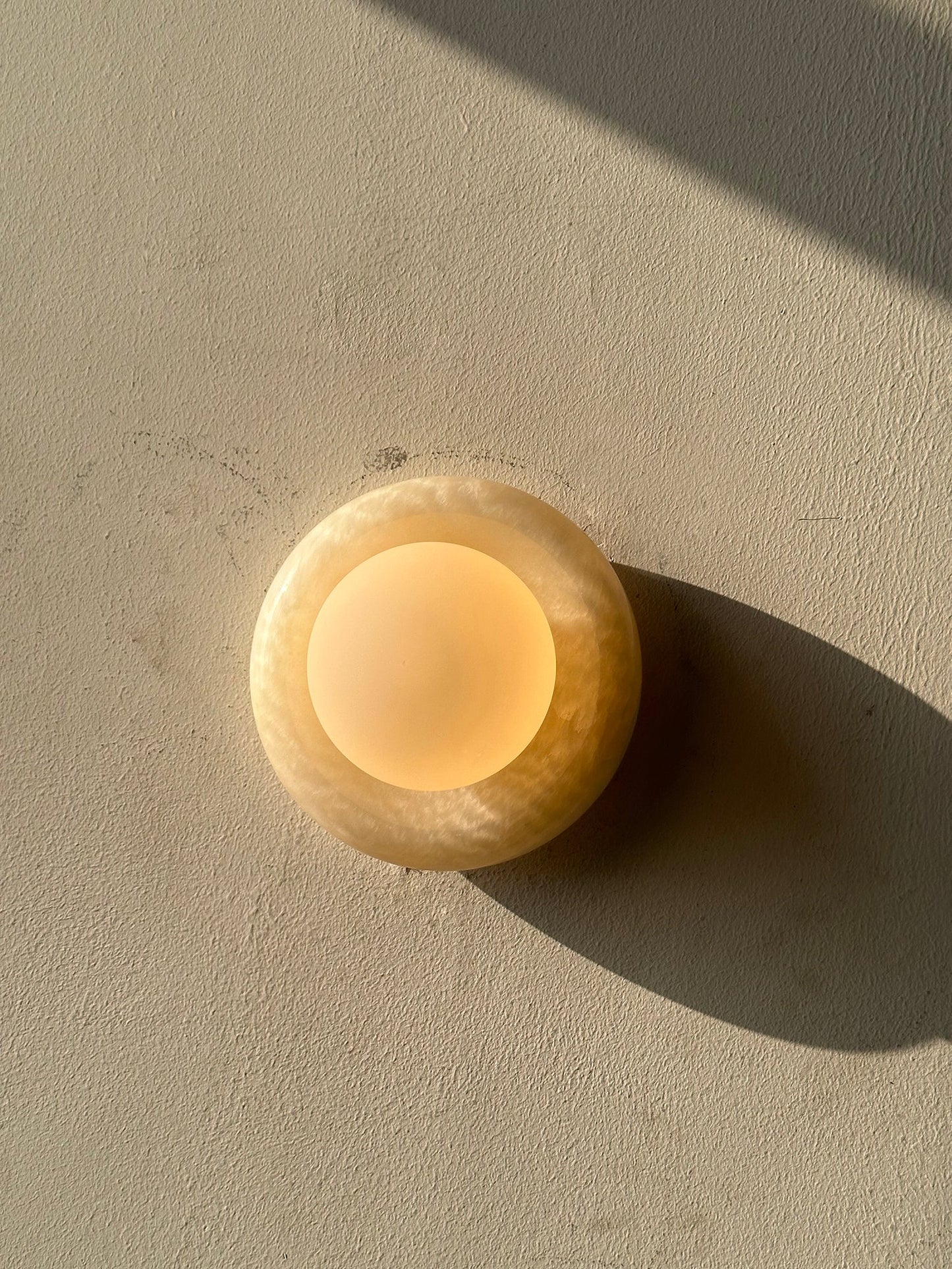 Norara Onyx Wall Lamp