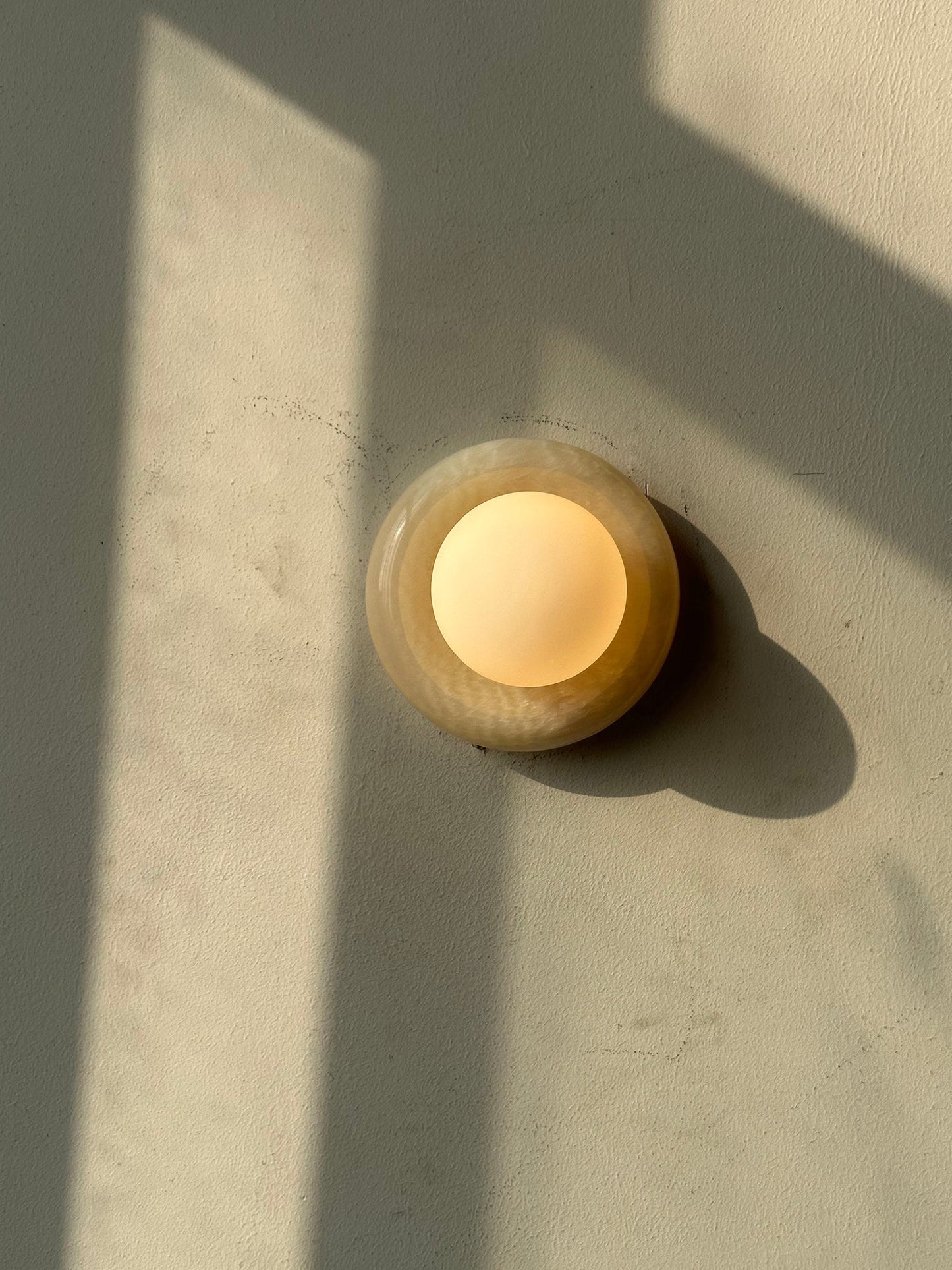 Norara Onyx Wall Lamp