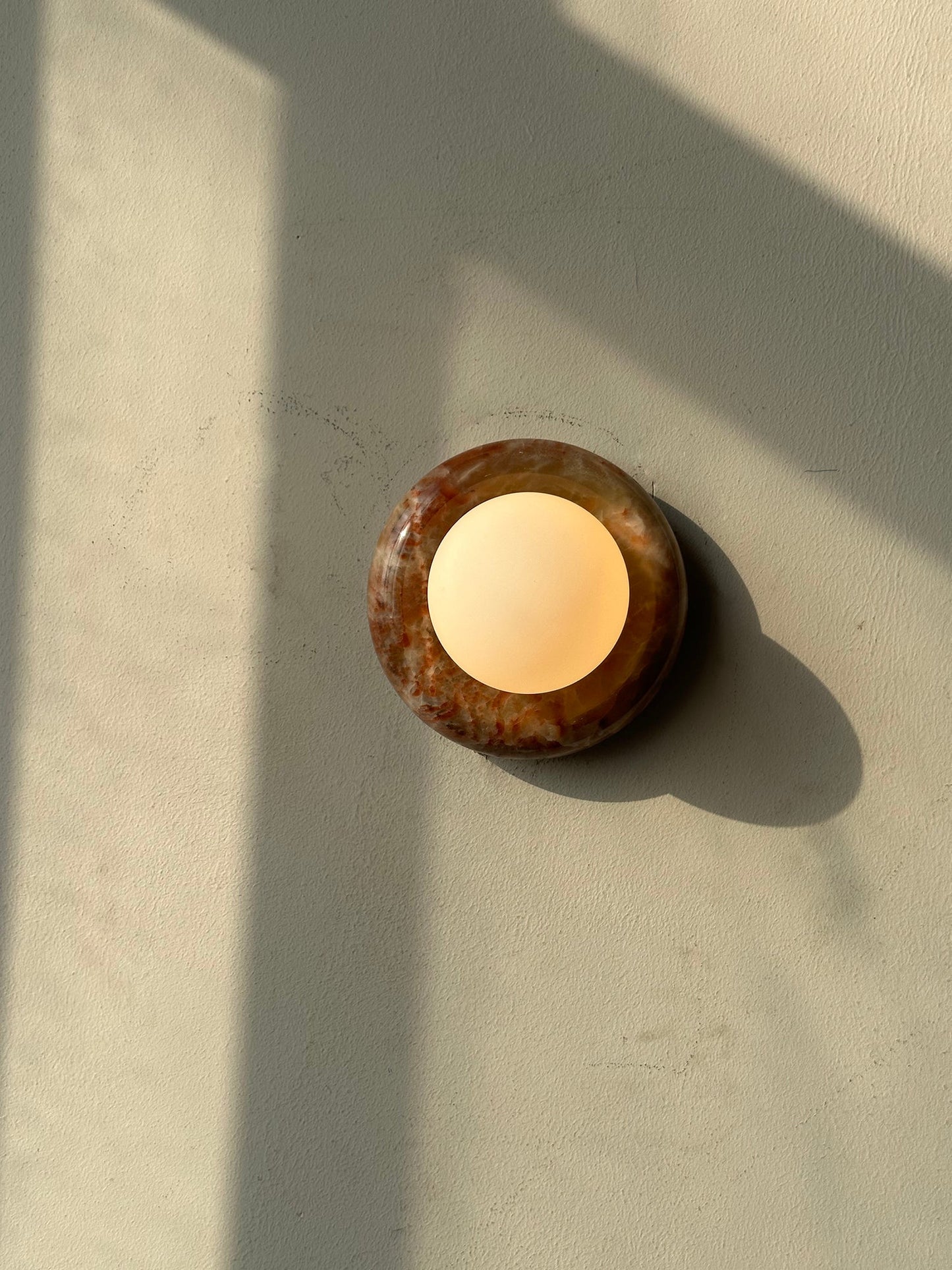 Norara Onyx Wall Lamp