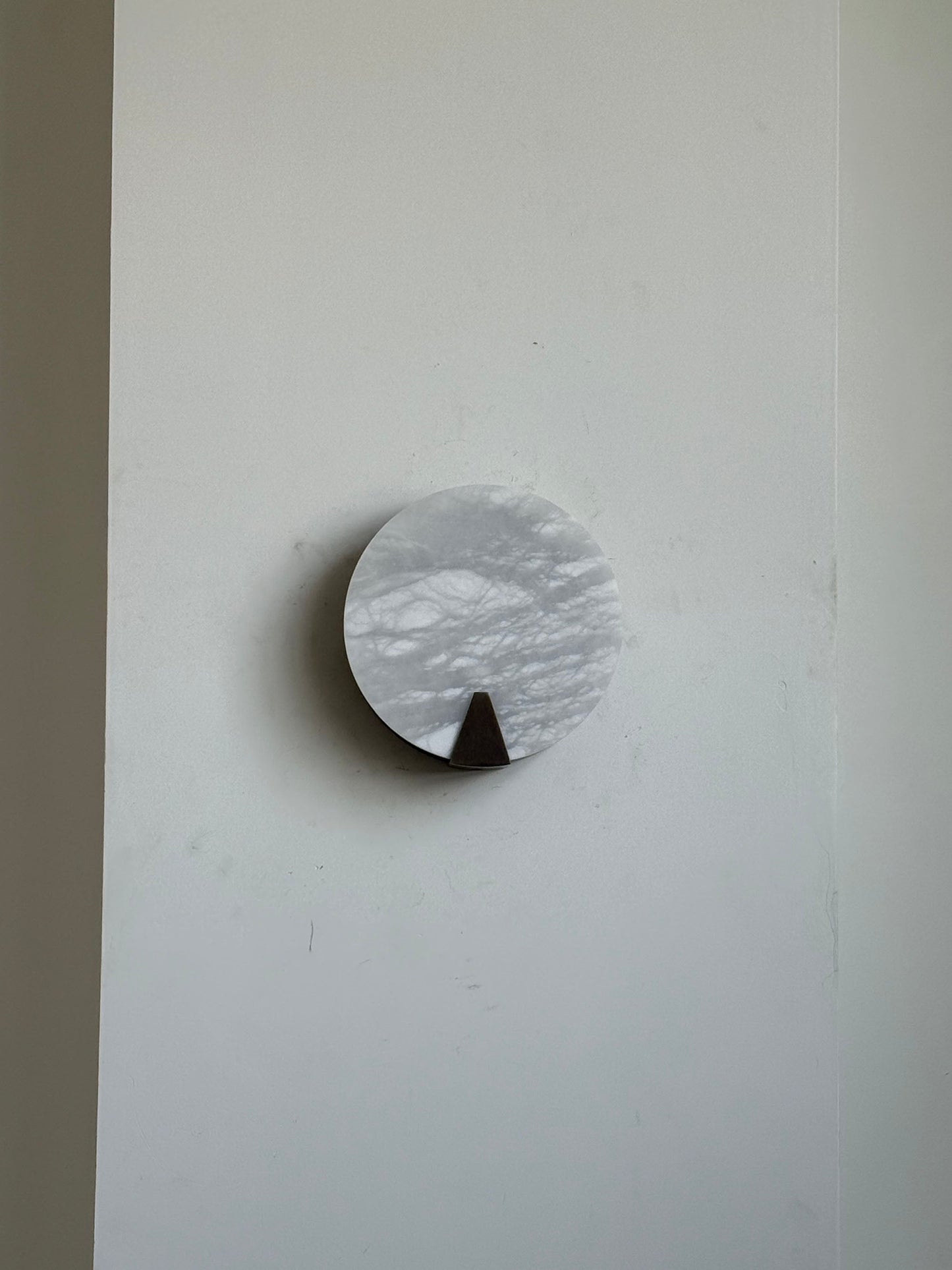 Dovan Alabaster Round Sconce