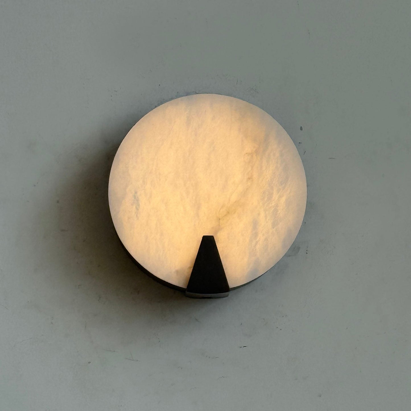 Dovan Alabaster Round Sconce