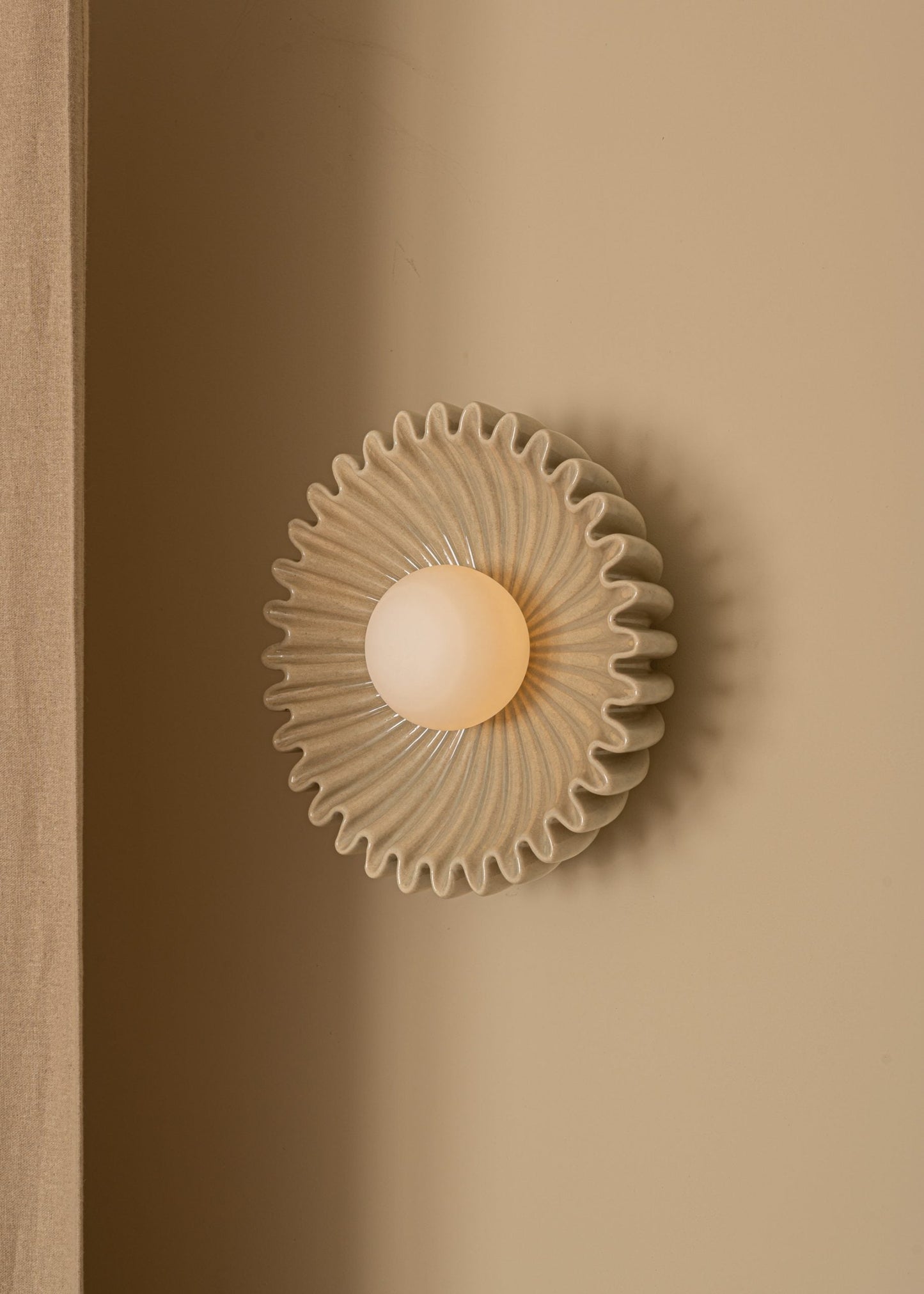 Quinine Marble Wall Lamp