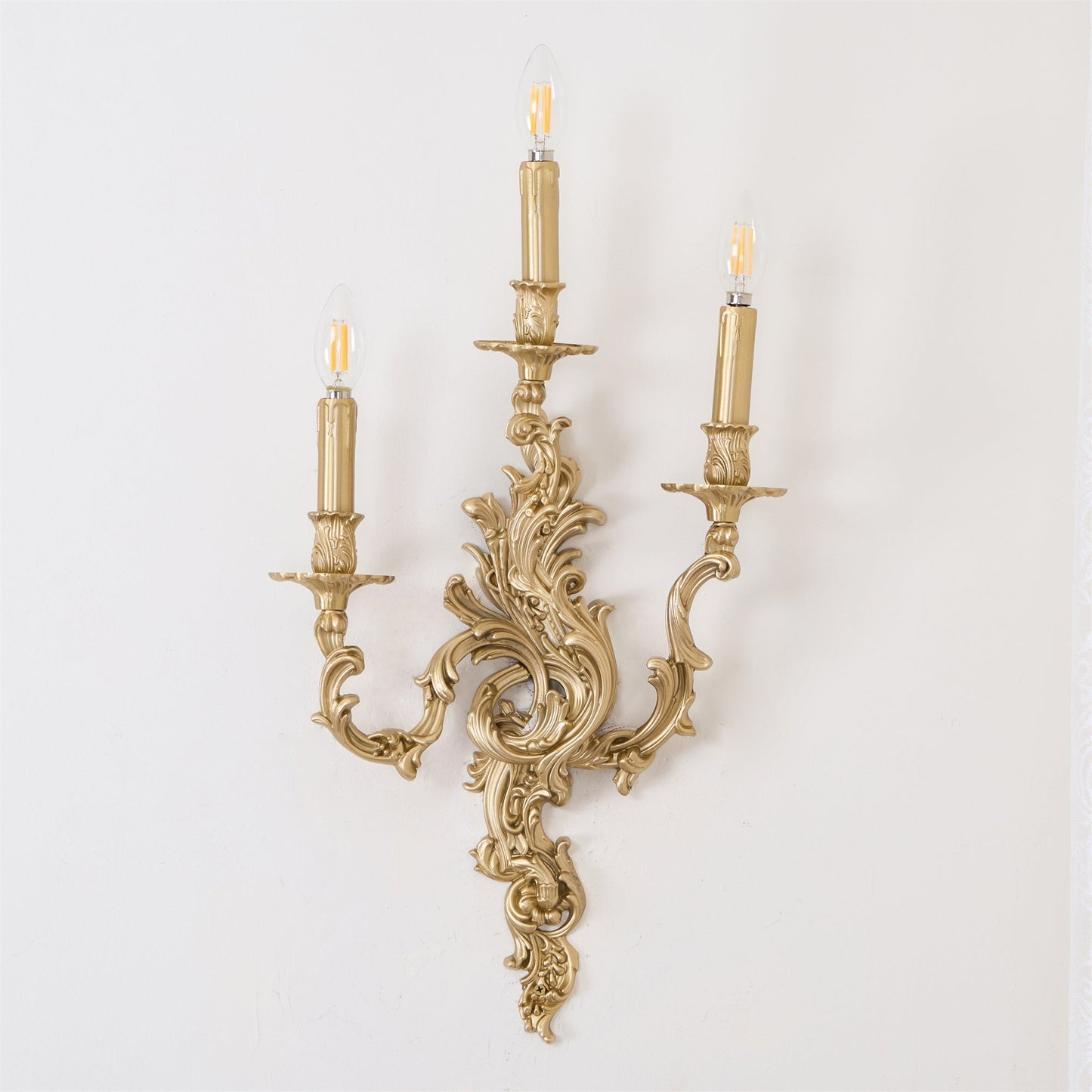 Solien Wall Light