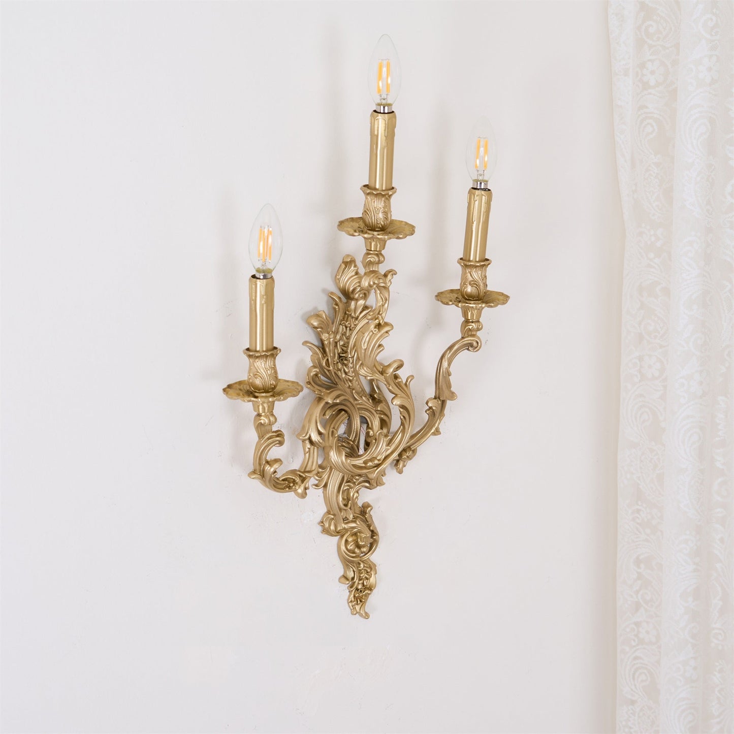 Solien Wall Light