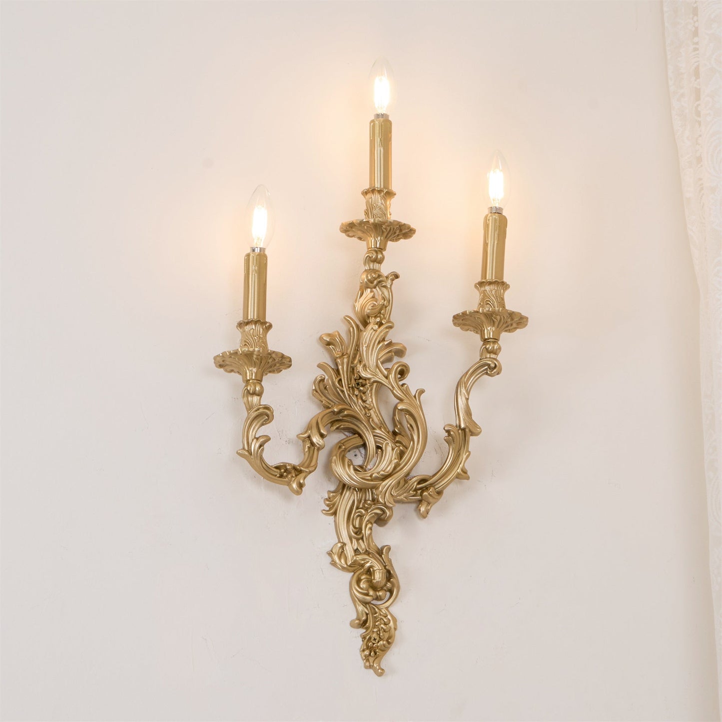 Solien Wall Light