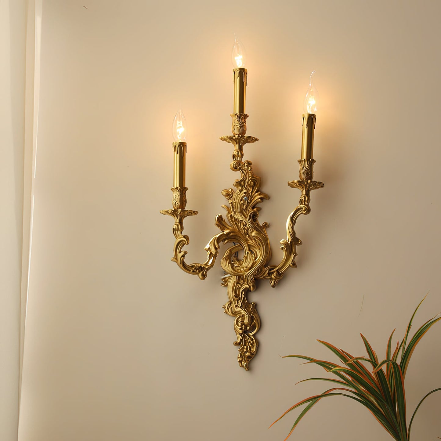 Solien Wall Light