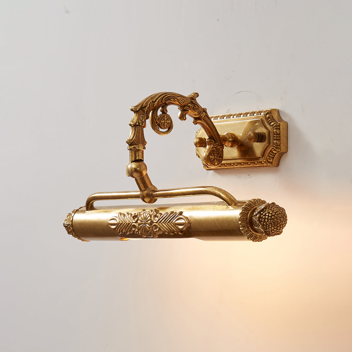 Lirex Brass Wall Lamp