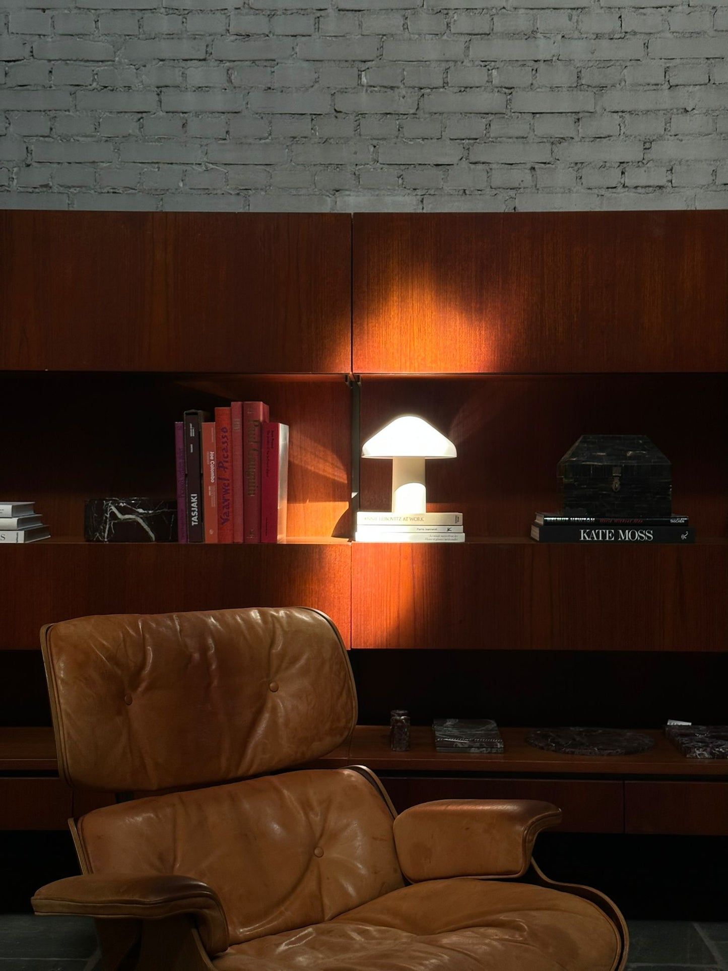 Kesique Portable Table Lamp (built-in battery)
