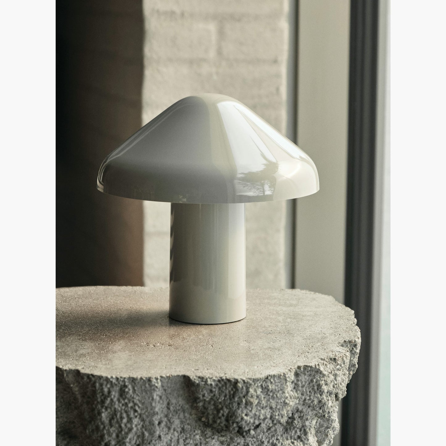 Kesique Portable Table Lamp (built-in battery)