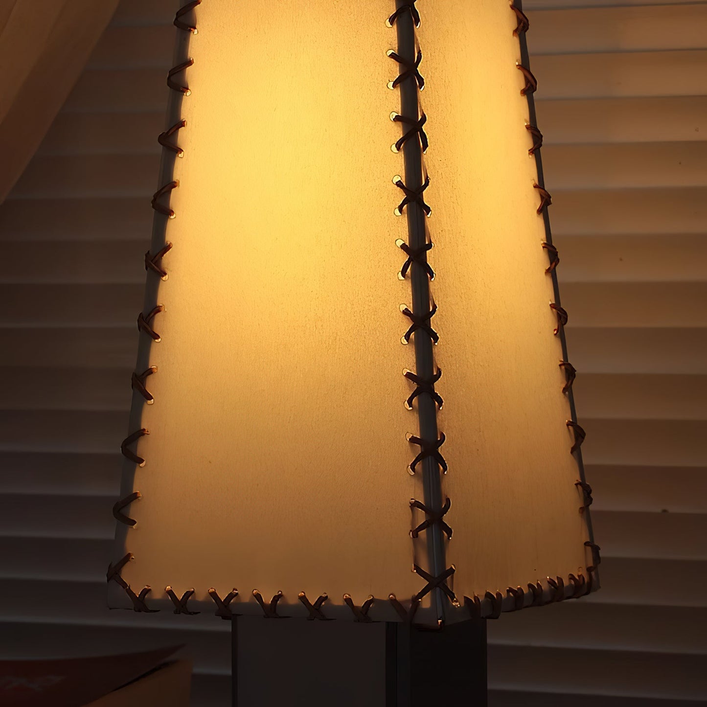 Falai Table Lamp