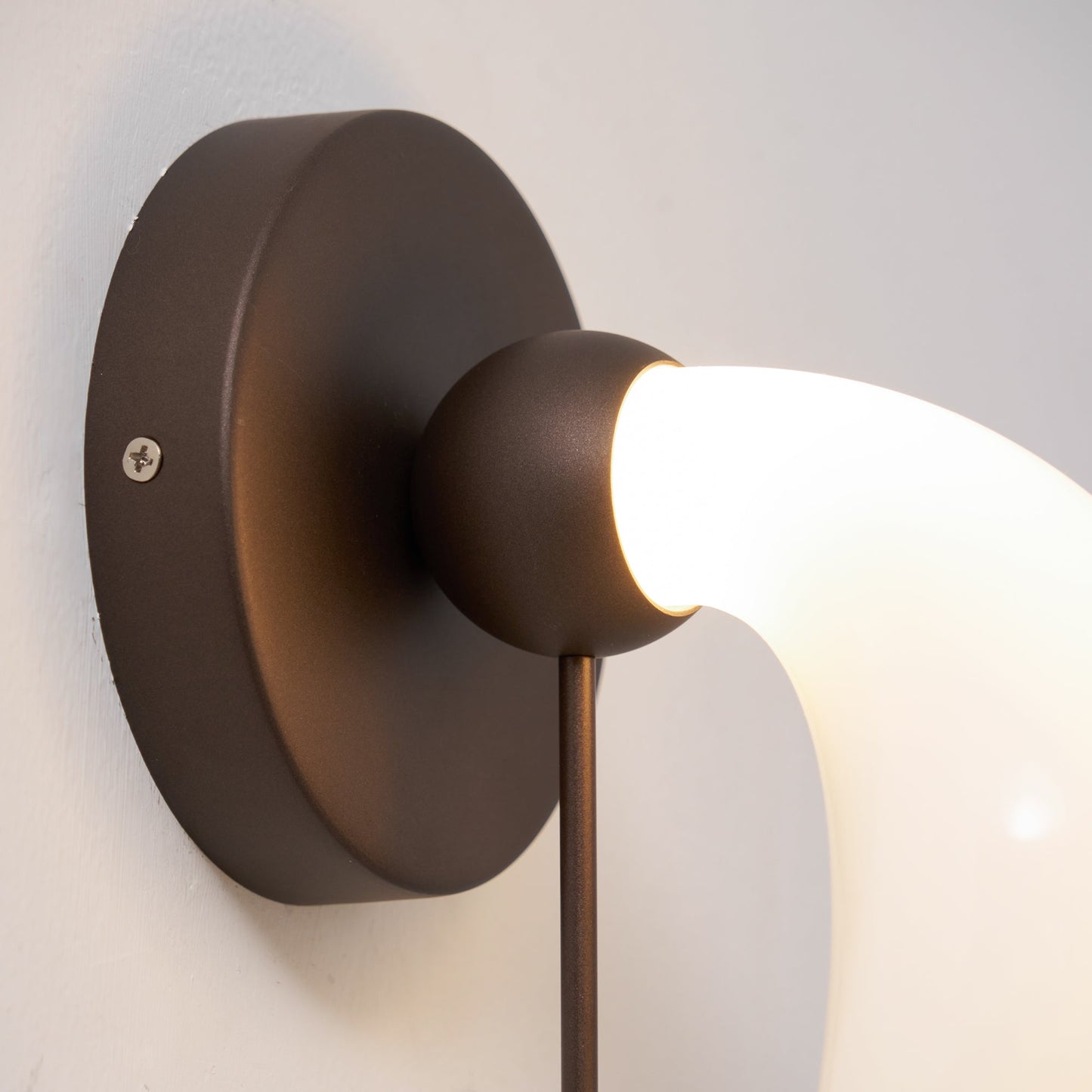Velique Wall Lamp
