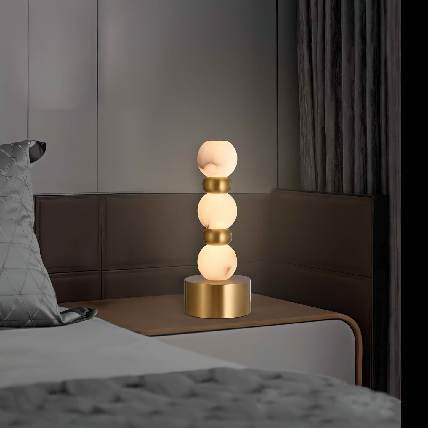Mirora Xyx Alabaster Table Lamp