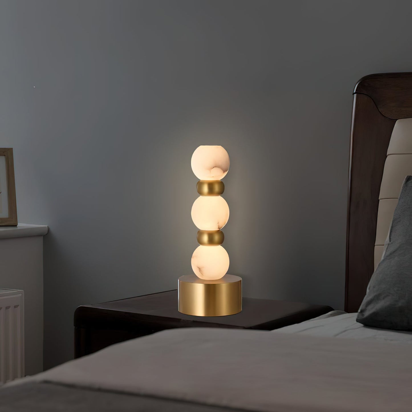 Mirora Xyx Alabaster Table Lamp