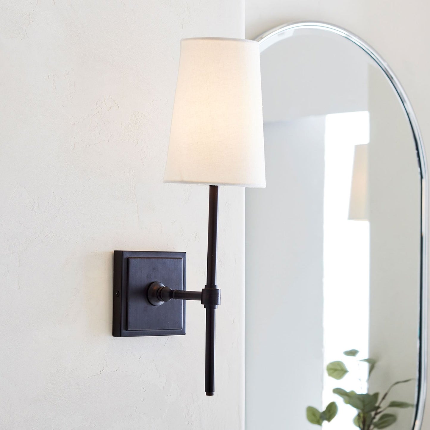 Statice Wall Lamp