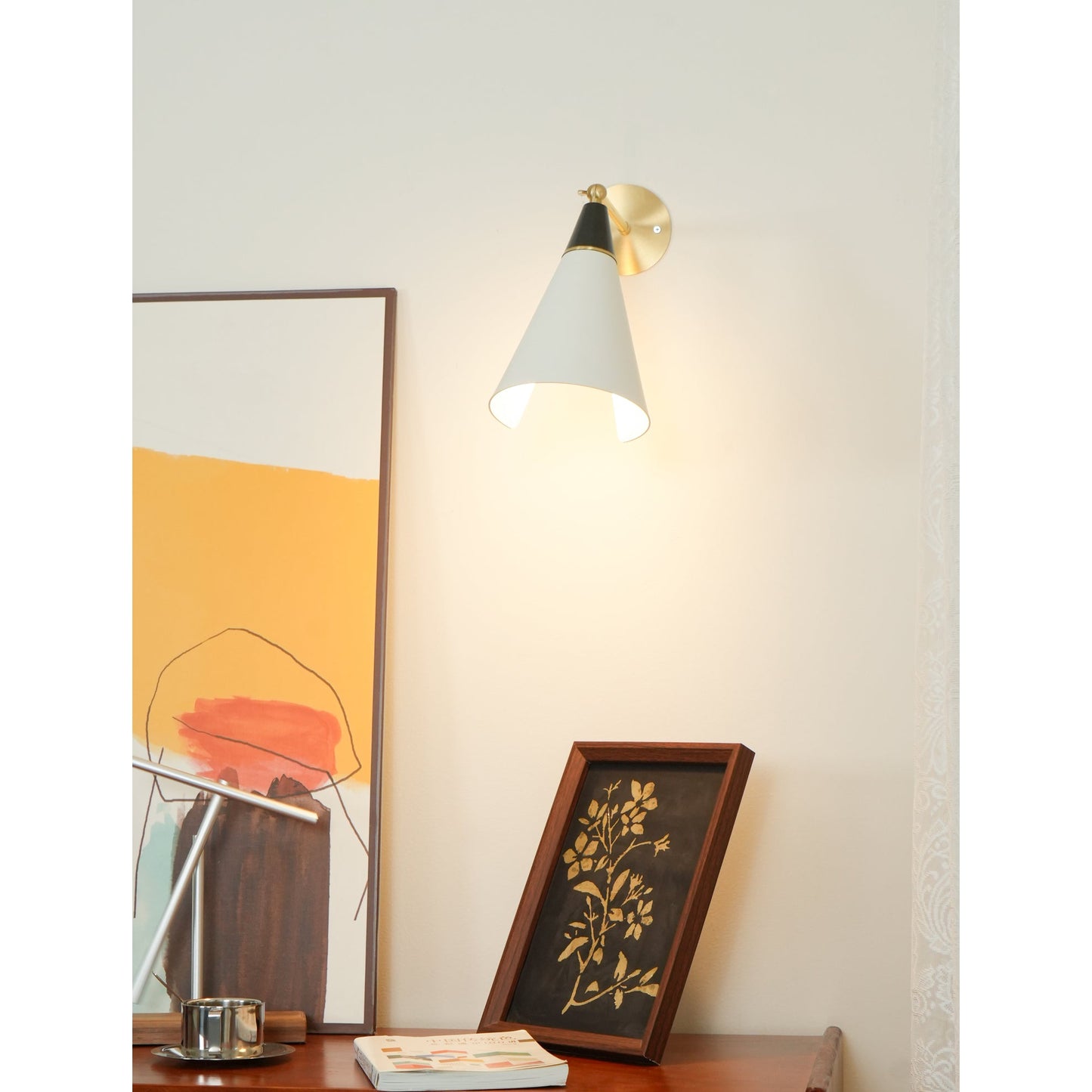 Petite Magari Wall Lamp