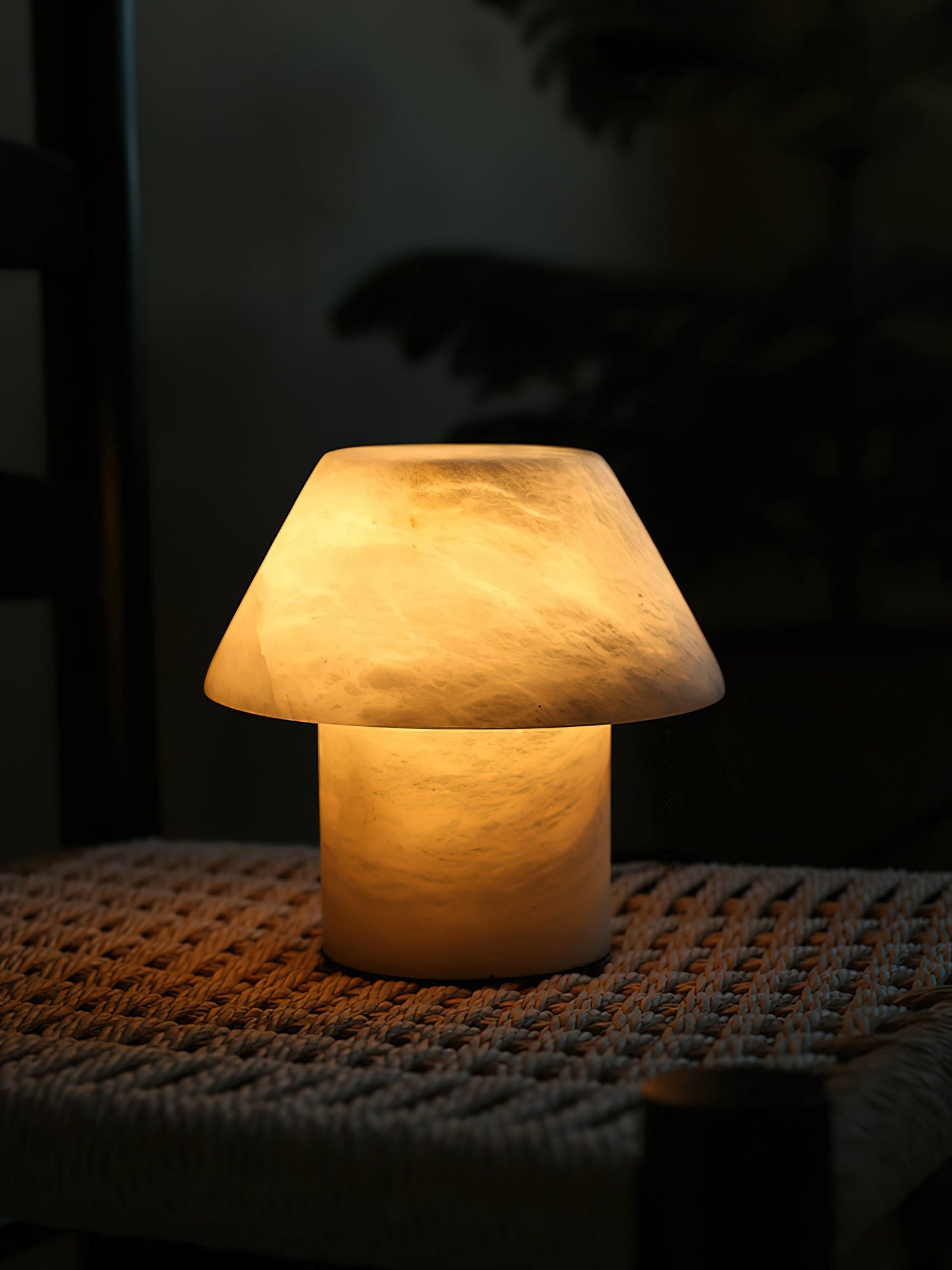 Inverleith Alabaster Table Lamp