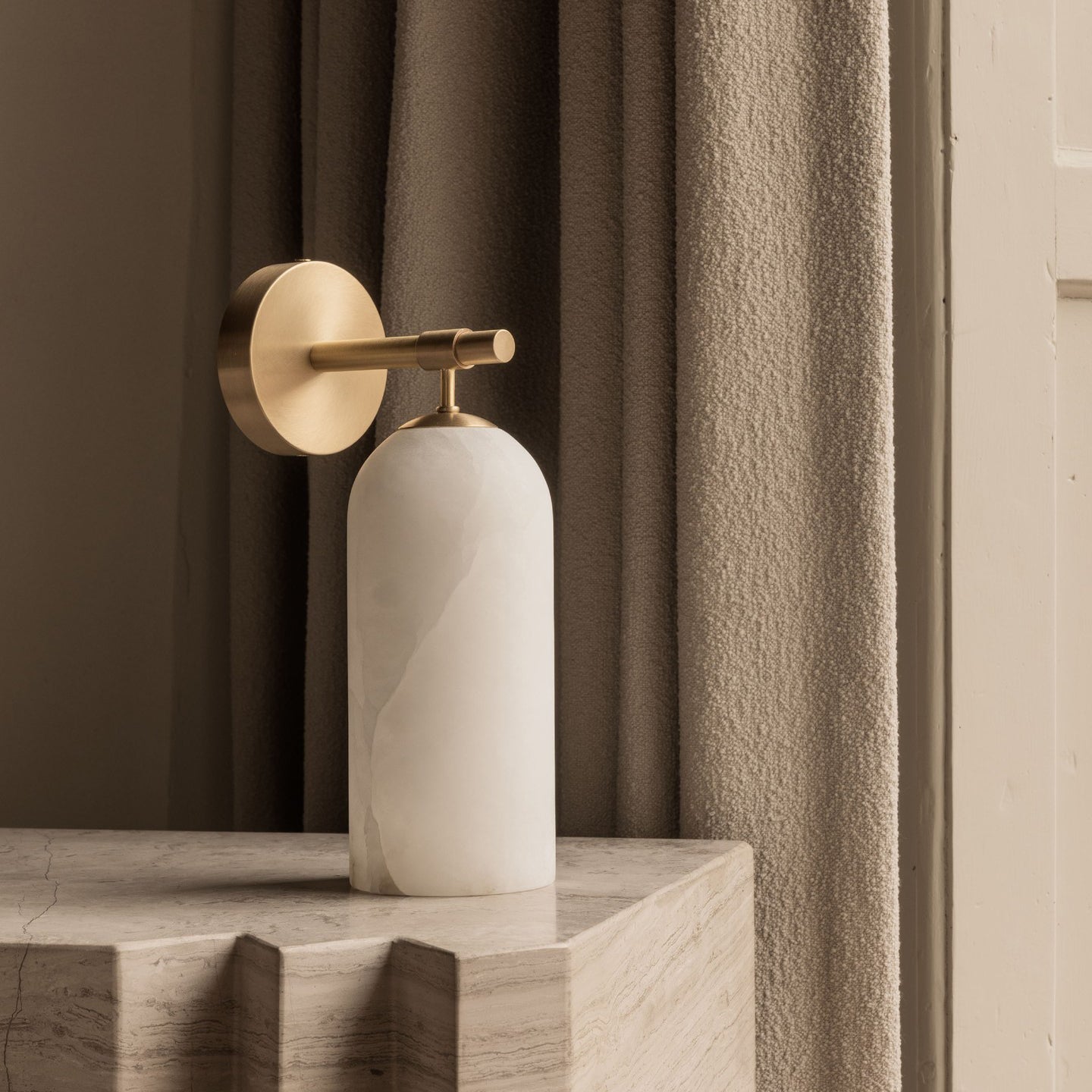 Pillar Alabaster Wall Lamp