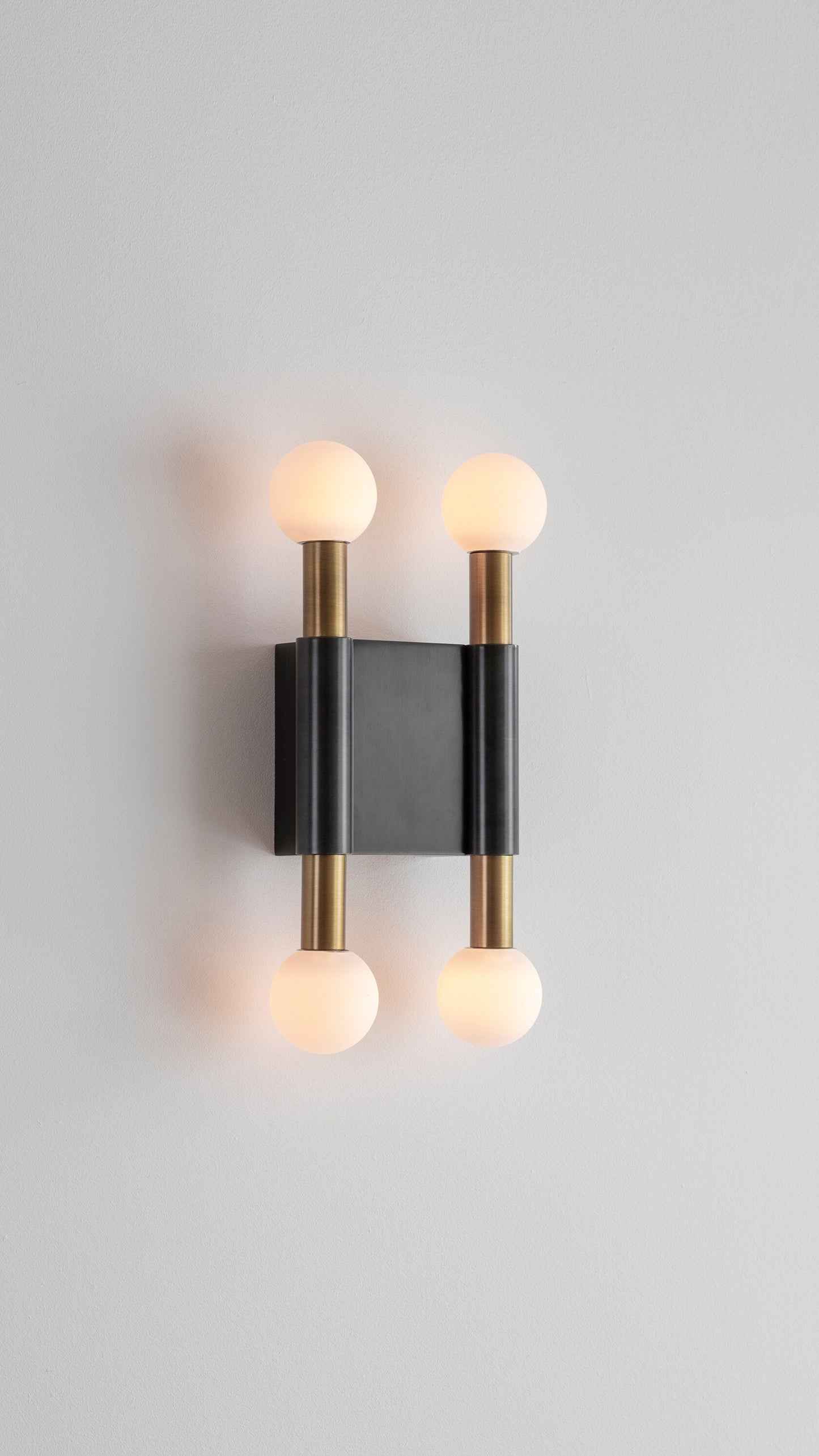 Norune and Circle Wall Lamp