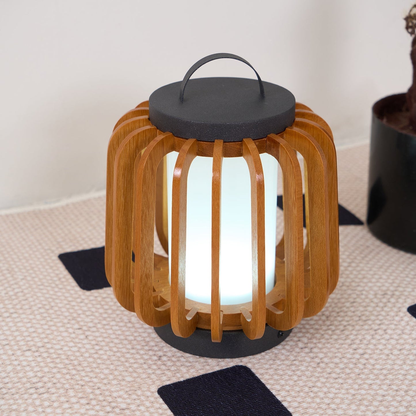 Wynune Lantern Outdoor Light