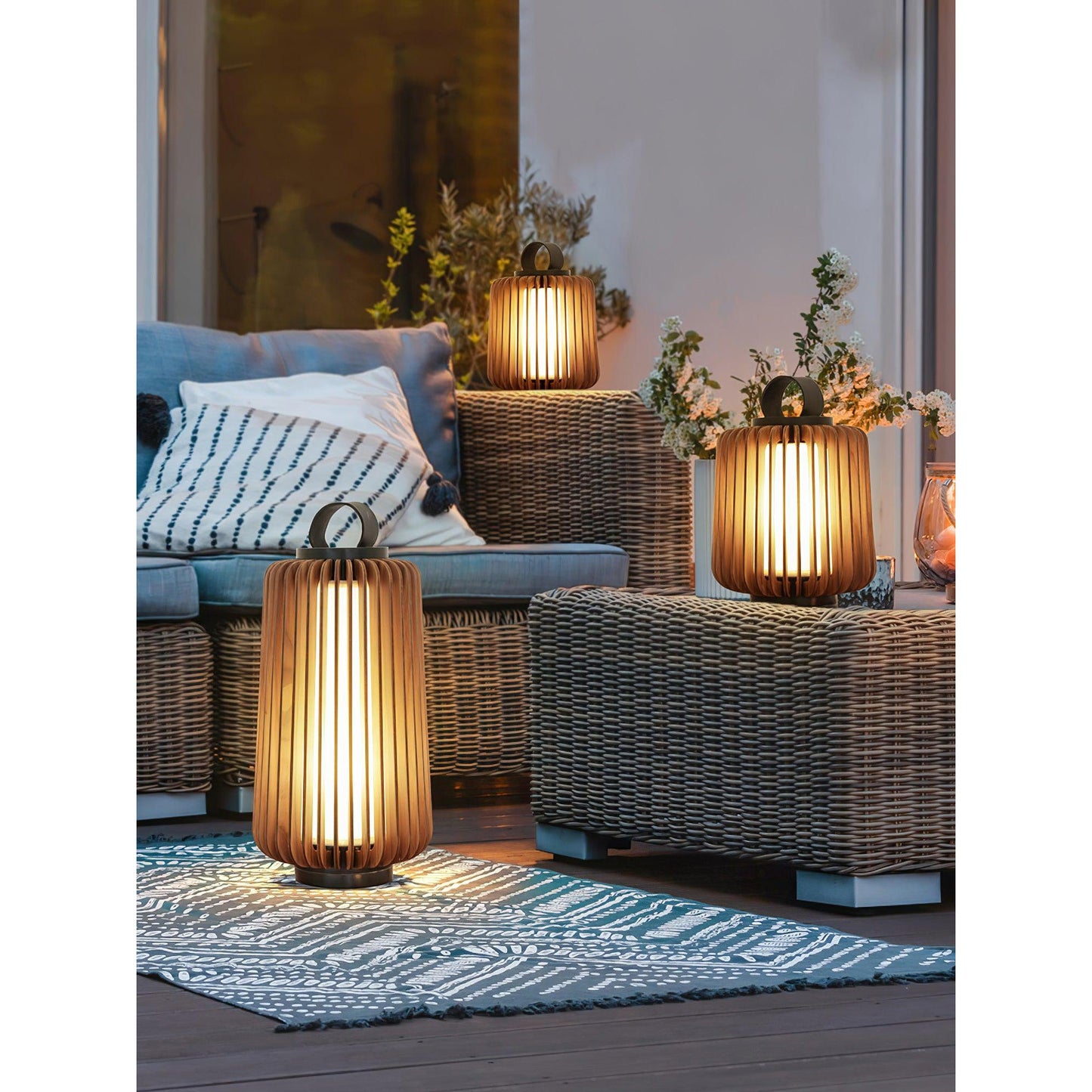 Wynune Lantern Outdoor Light