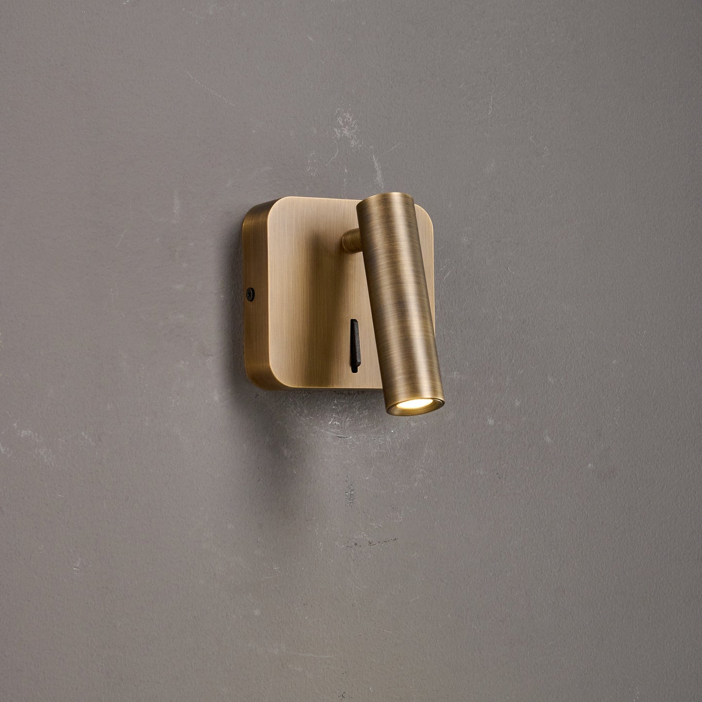 Kirika Wall Lamp