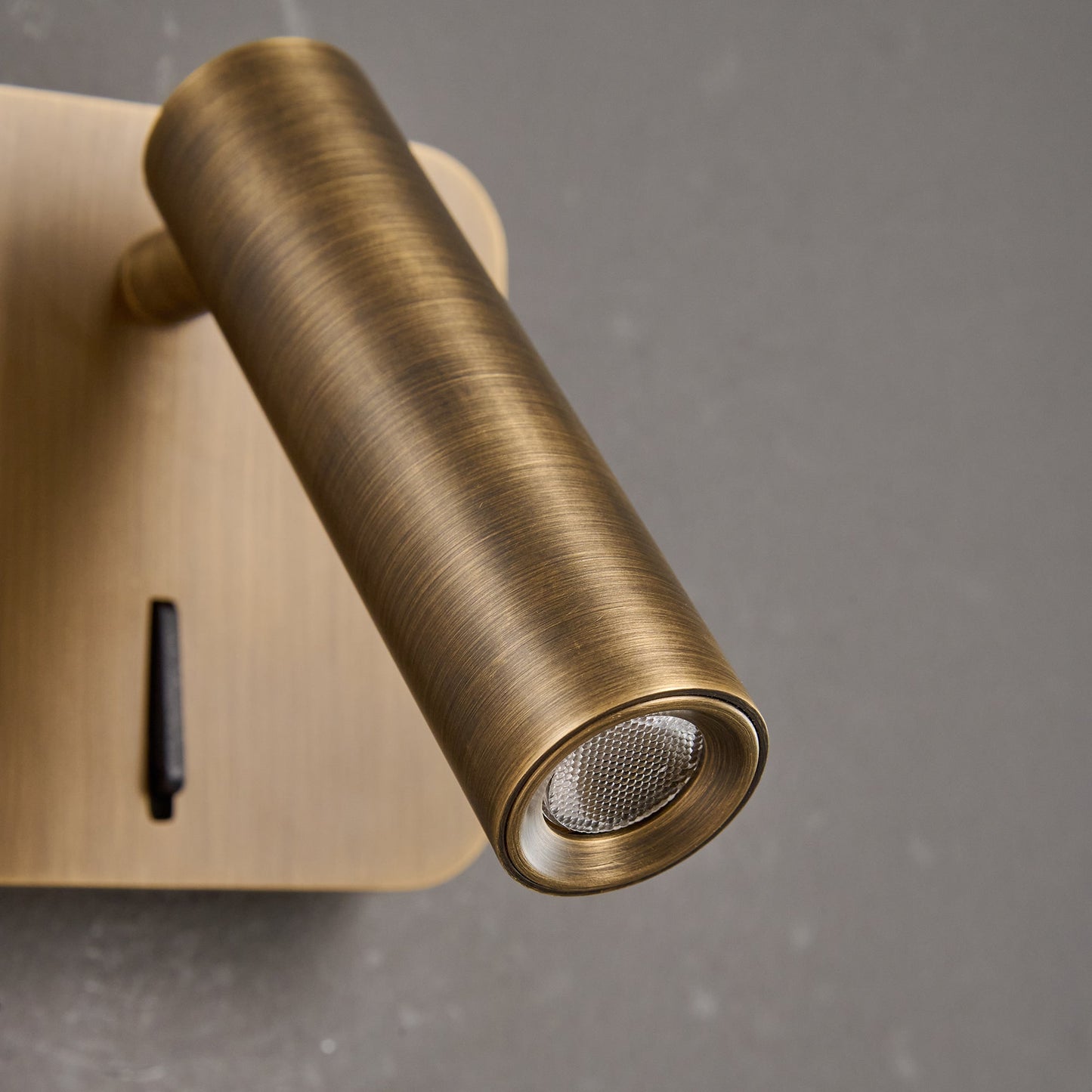 Kirika Wall Lamp