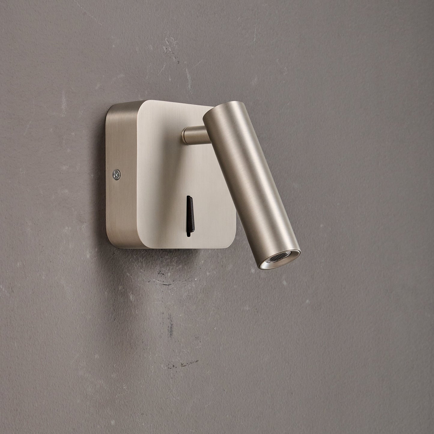 Kirika Wall Lamp