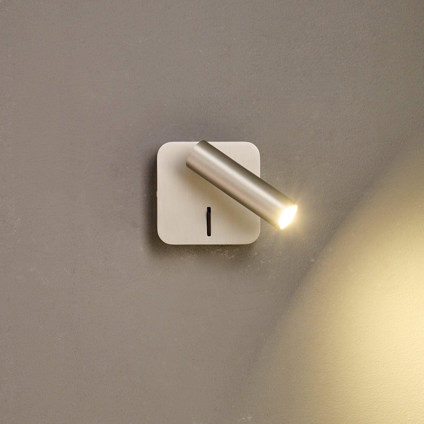 Kirika Wall Lamp