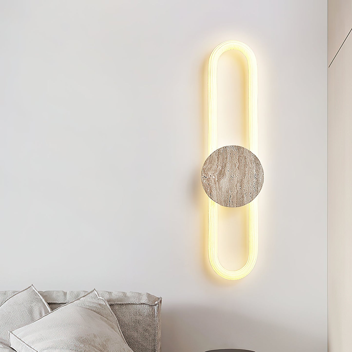 Pelika Wall Lamp
