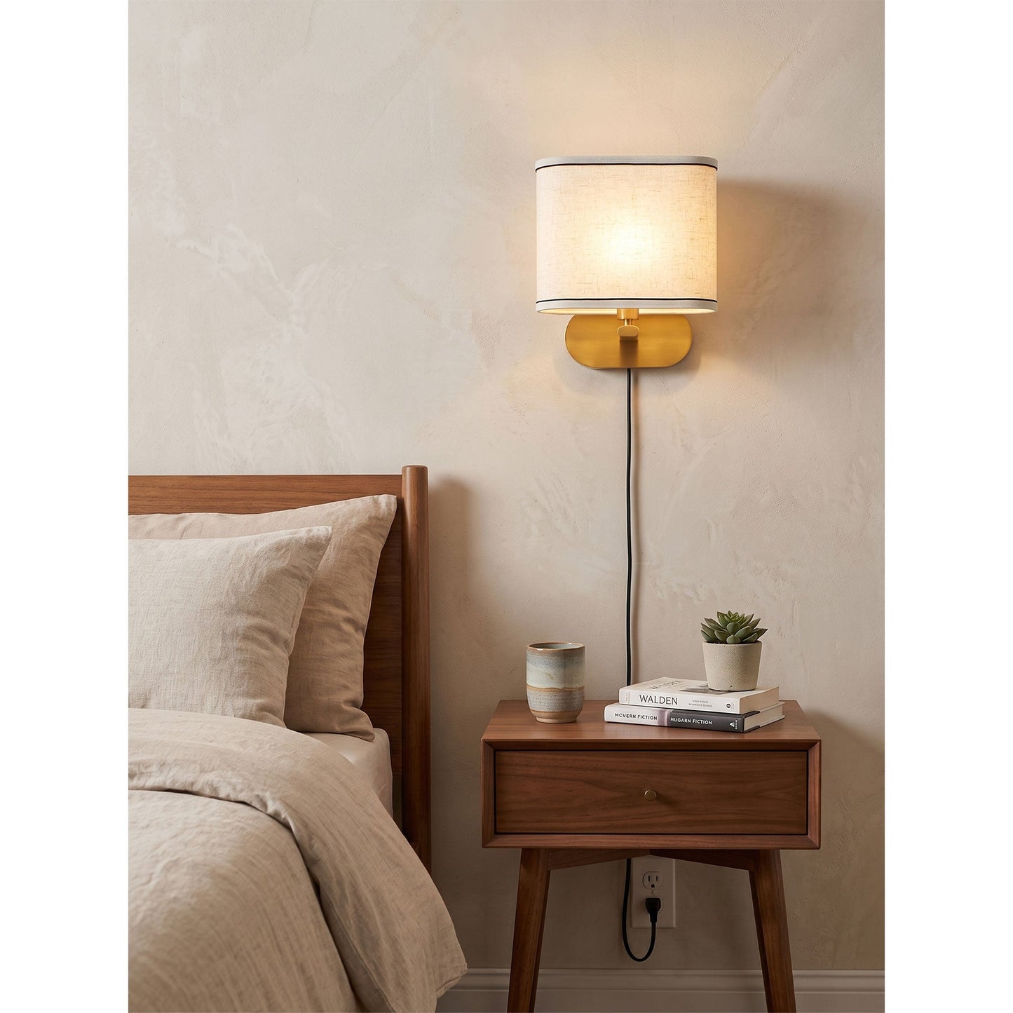 Melis Plug-in Wall Sconce