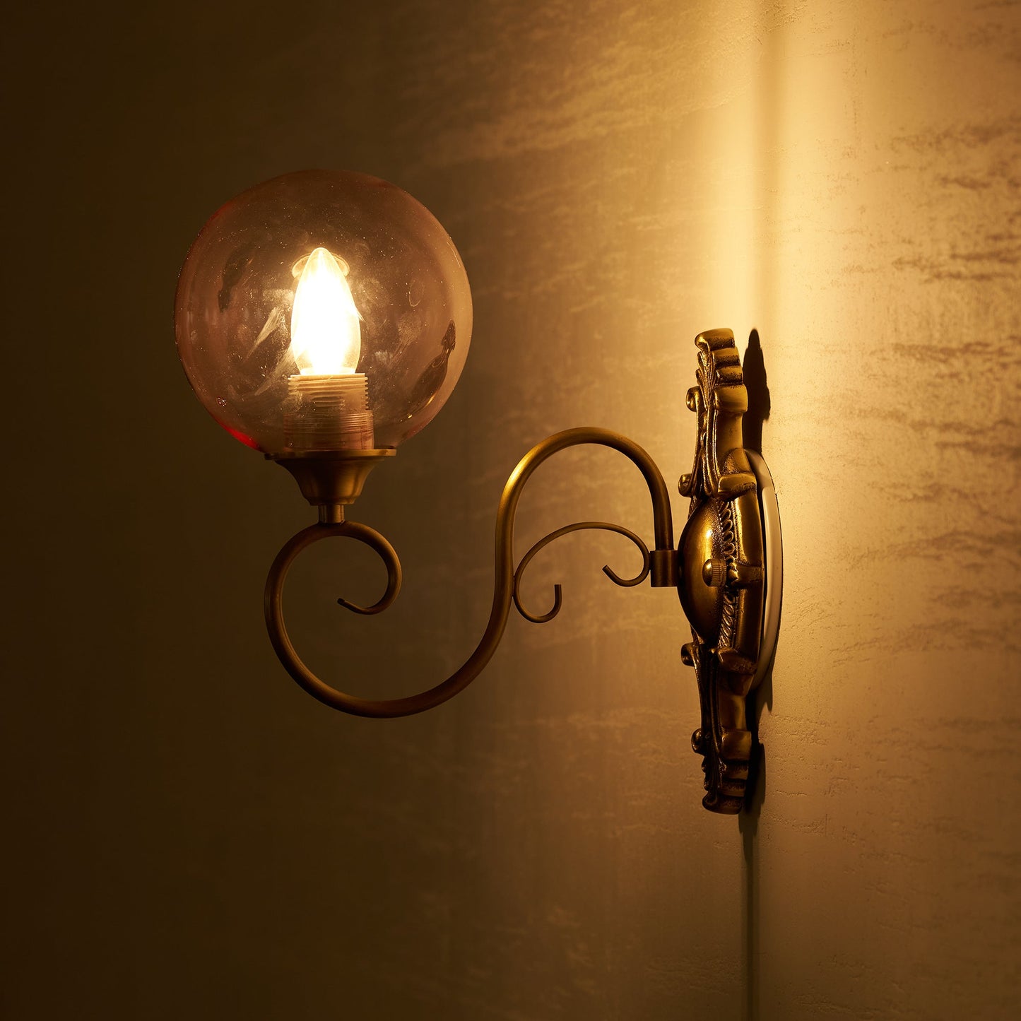 Everard Glass Wall Lamp