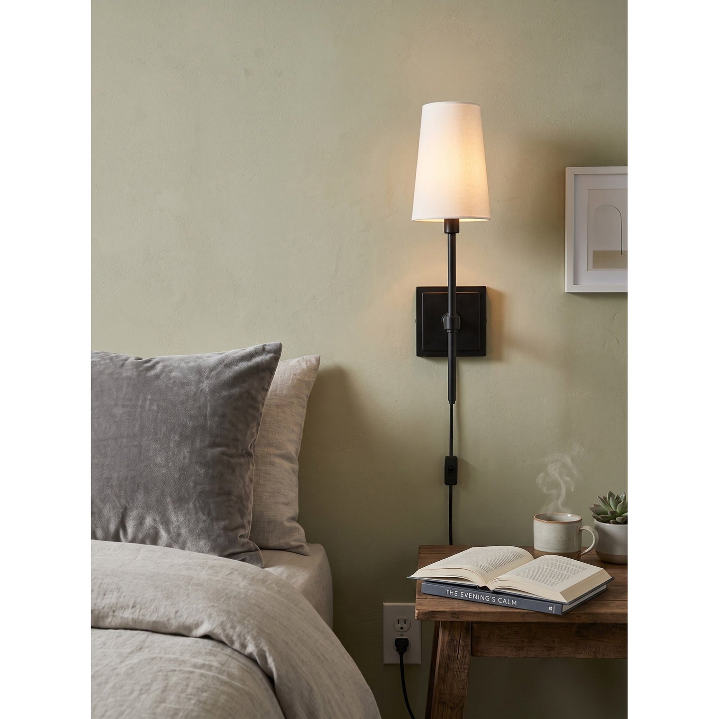 Statice Plug-in Wall Sconce