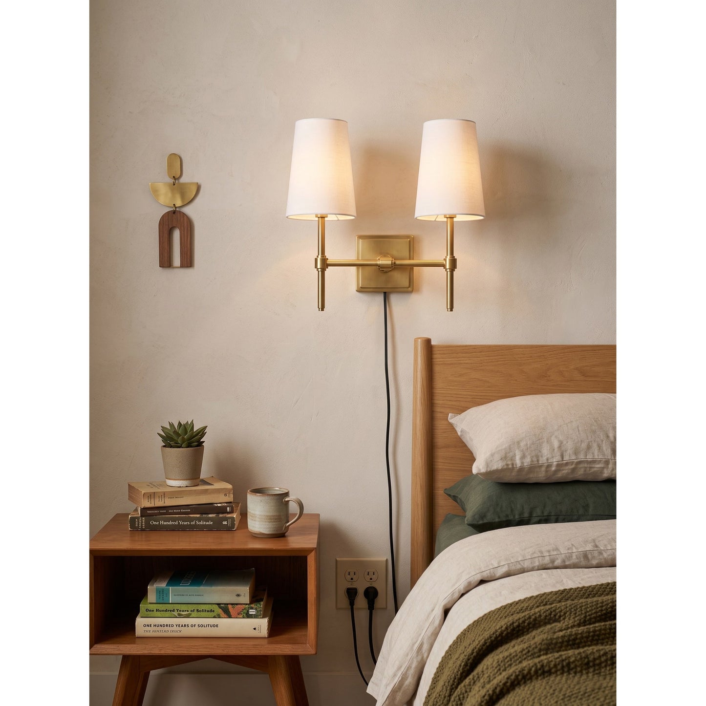 Statice Plug-in Wall Sconce