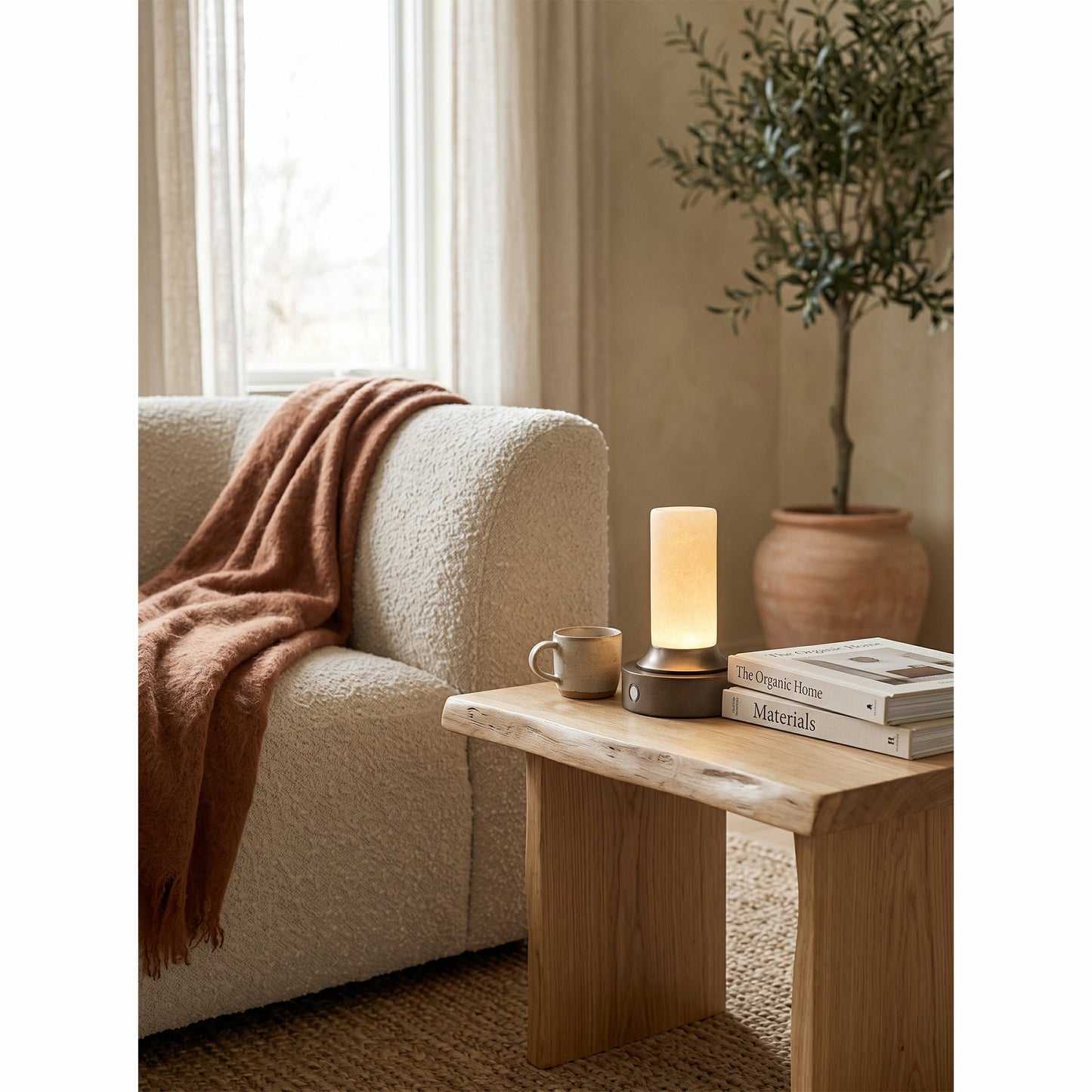 Solai Alabaster Table Lamp (Built-in Battery)