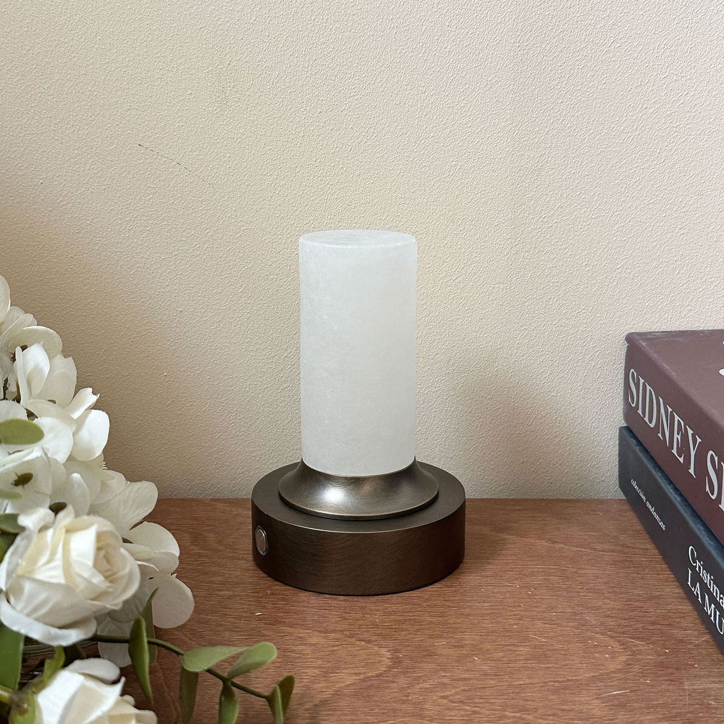 Solai Alabaster Table Lamp (Built-in Battery)