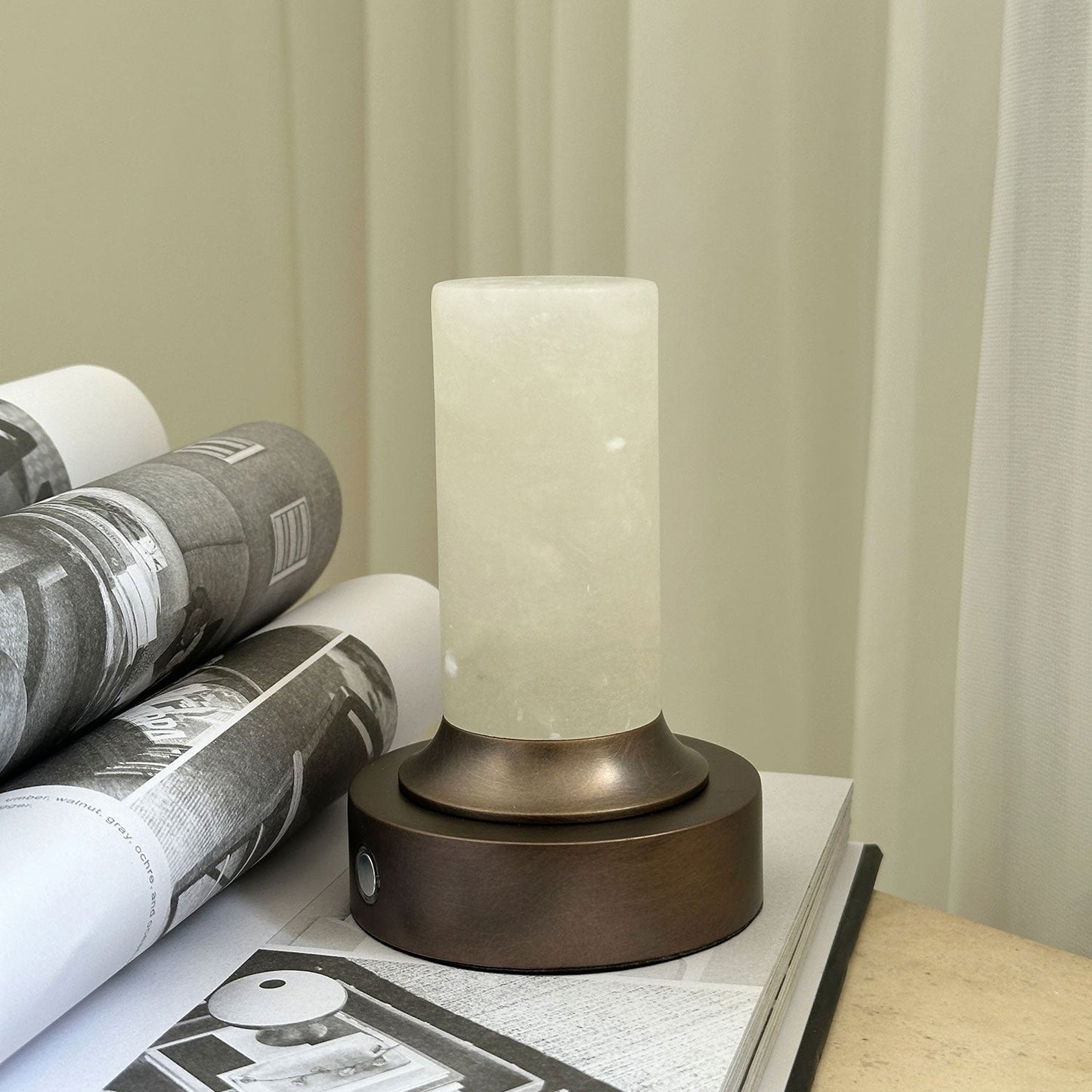 Solai Alabaster Table Lamp (Built-in Battery)