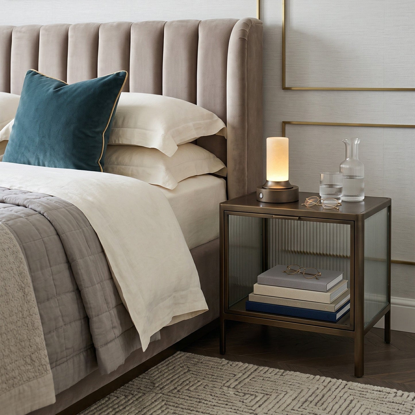 Solai Alabaster Table Lamp (Built-in Battery)