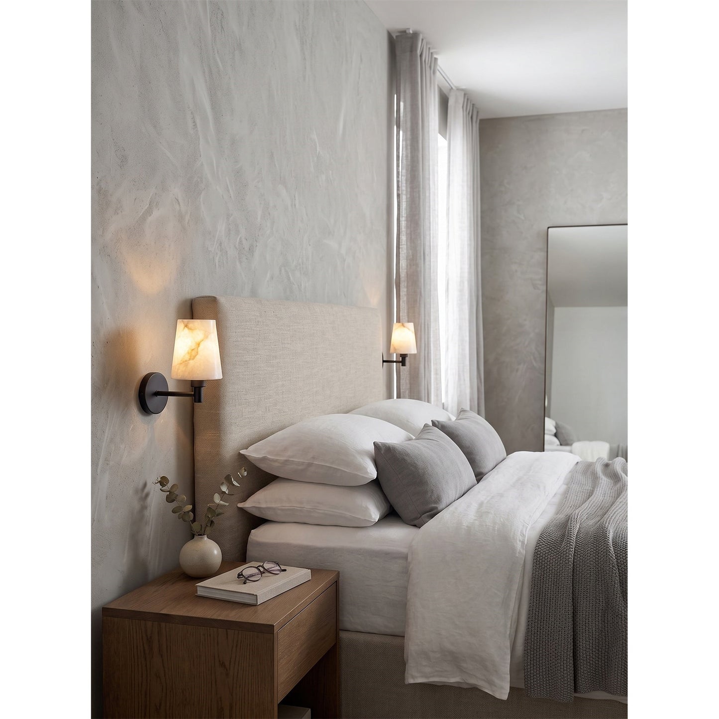 Vionon Alabaster Short Wall Sconce