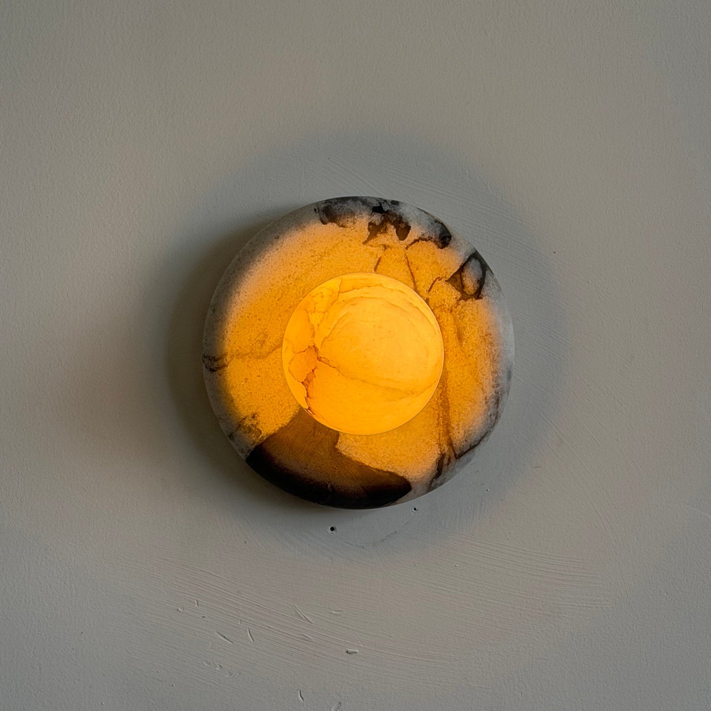 Solene Veined Alabaster Wall Sconce