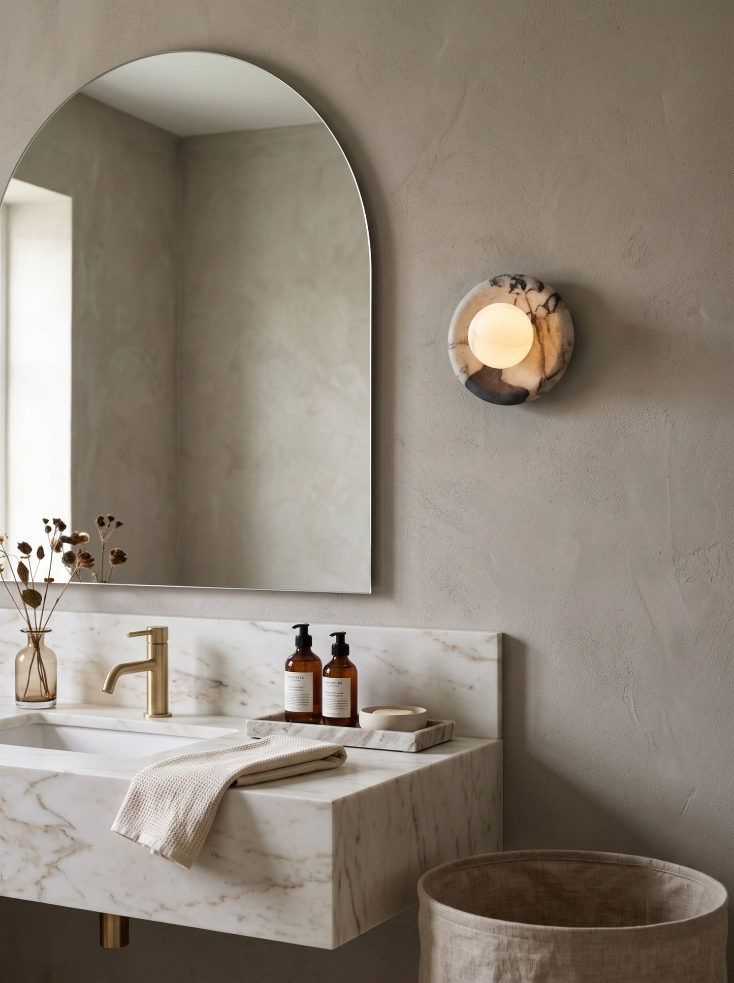 Solene Veined Alabaster Wall Sconce