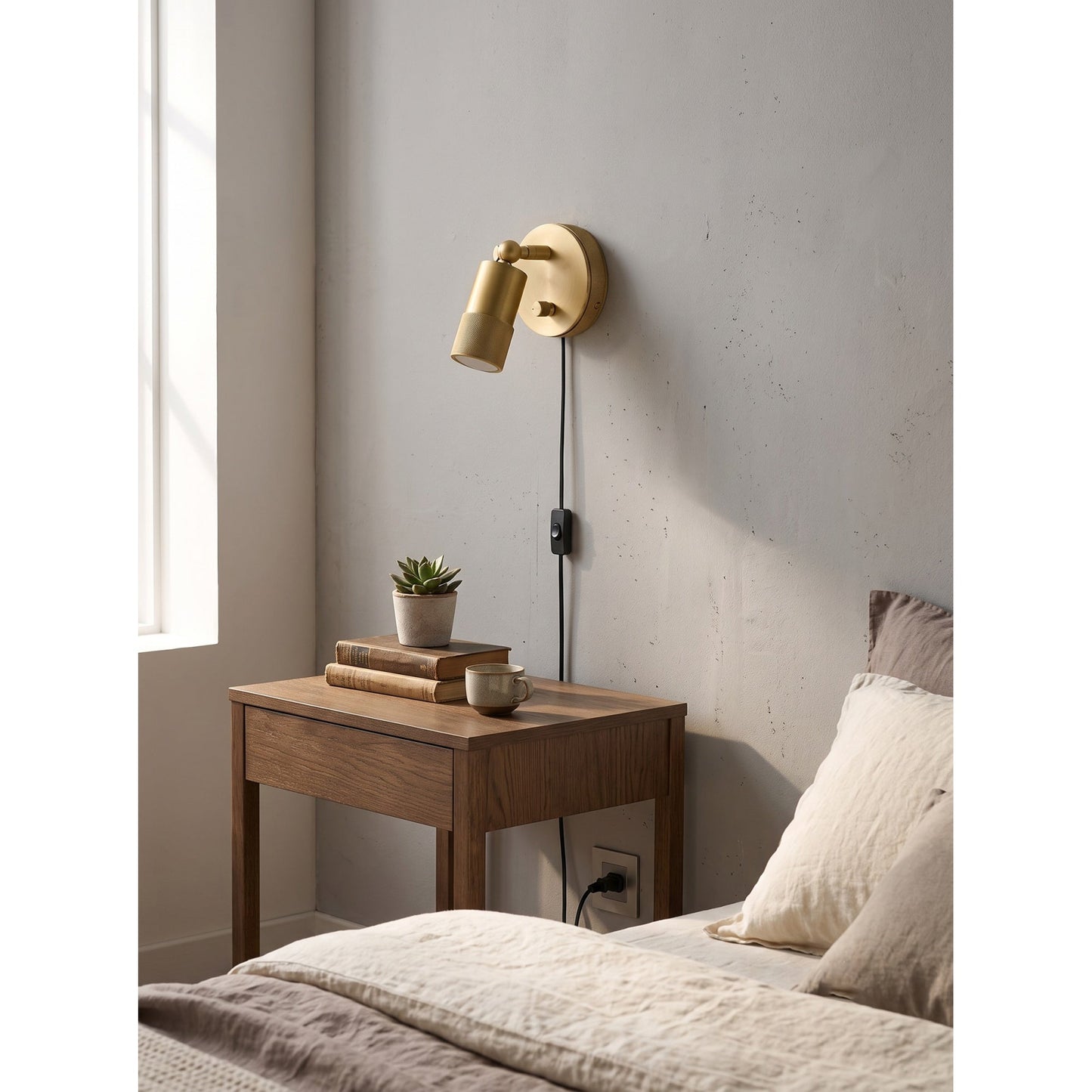 Joven Plug-in Wall Sconce